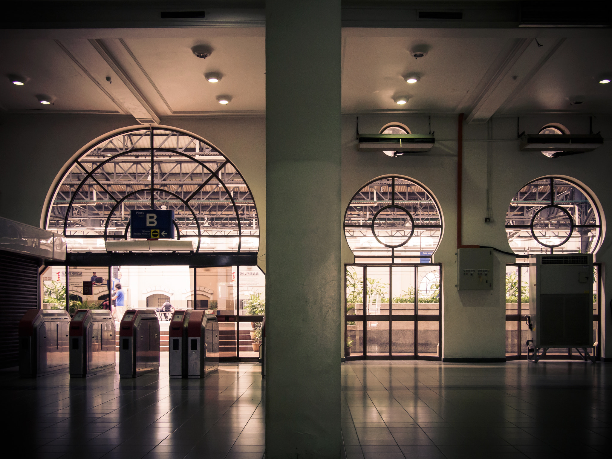 Olympus PEN E-PL6 + Panasonic Lumix G 20mm F1.7 ASPH sample photo. Kuala lumpur station photography