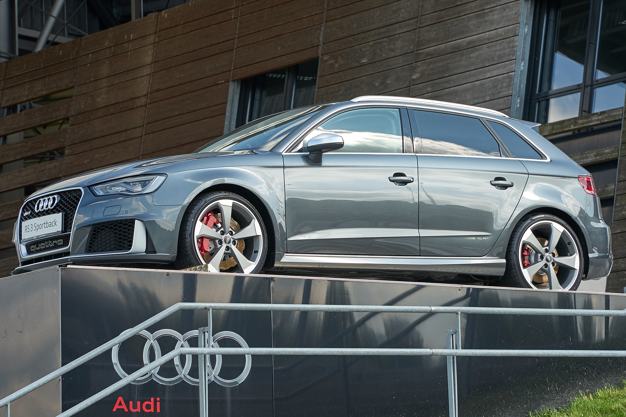 Sony a7 II + Sony E PZ 18-105mm F4 G OSS sample photo. Audi rs 3 sportback photography