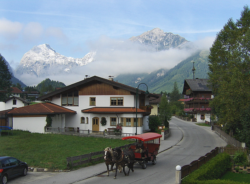 HP PHOTOSMART R927  (V01.00) sample photo. Early morning scene, austria. photography