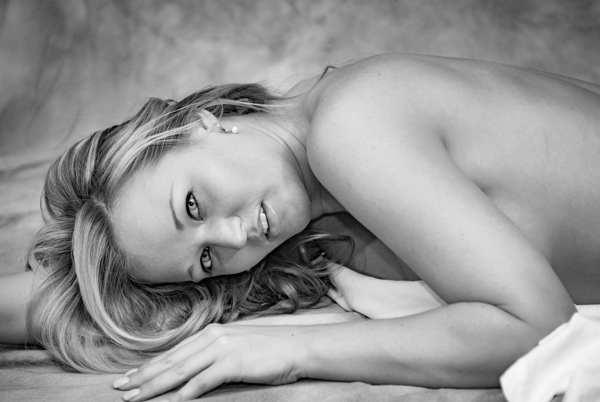 Nikon AF-S Nikkor 28-70mm F2.8 ED-IF sample photo. Tara in black & white photography