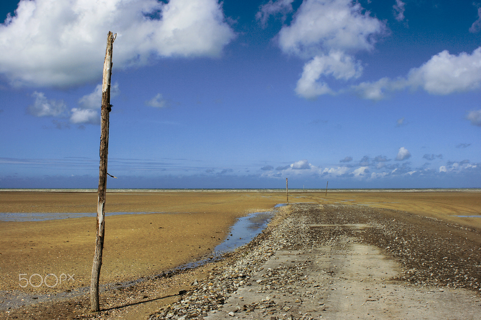 Canon EF 28-80mm f/3.5-5.6 sample photo. So far away from the sea photography