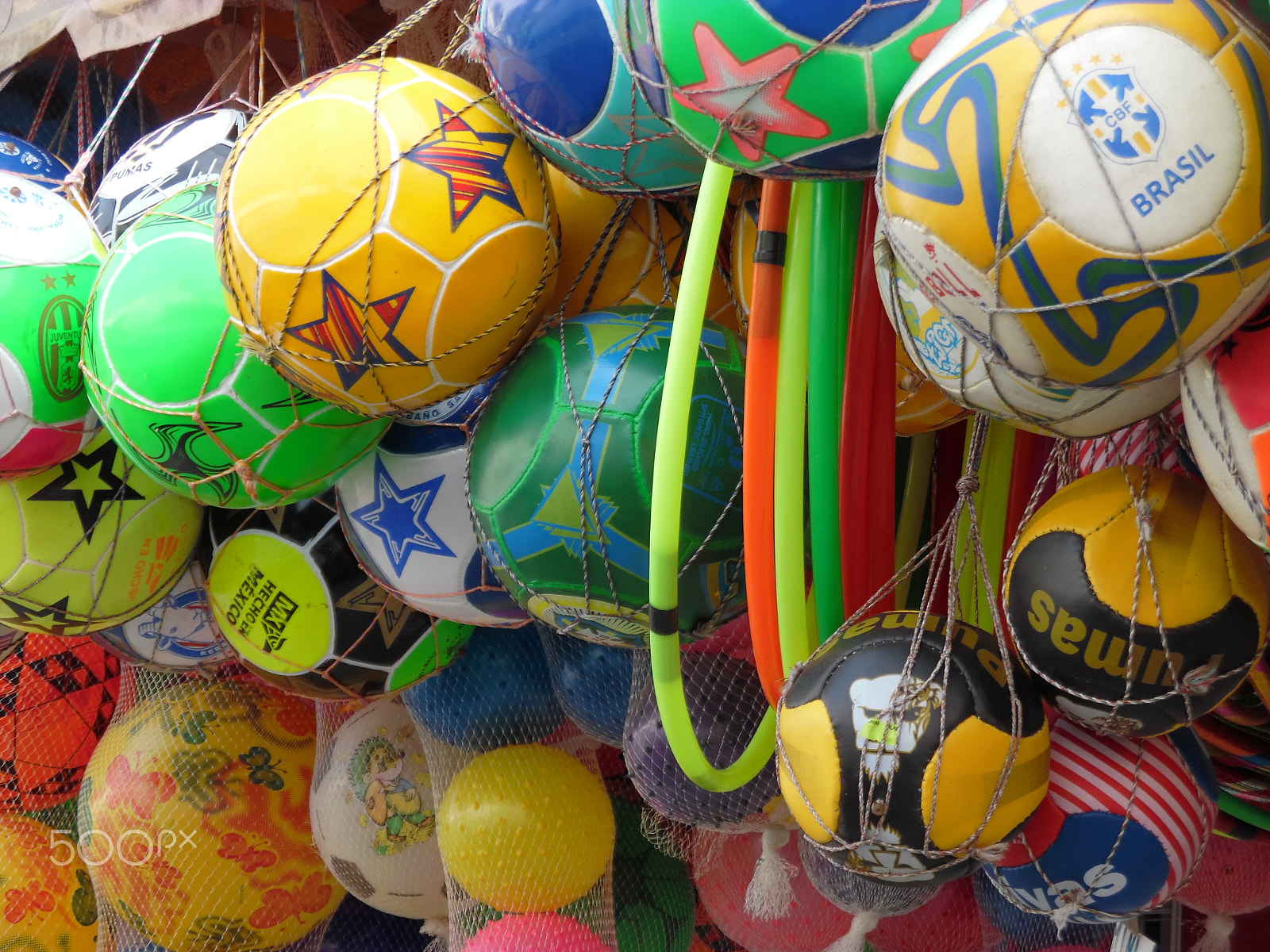 Samsung WB50F/WB51F/WB52F sample photo. Ballons collors photography