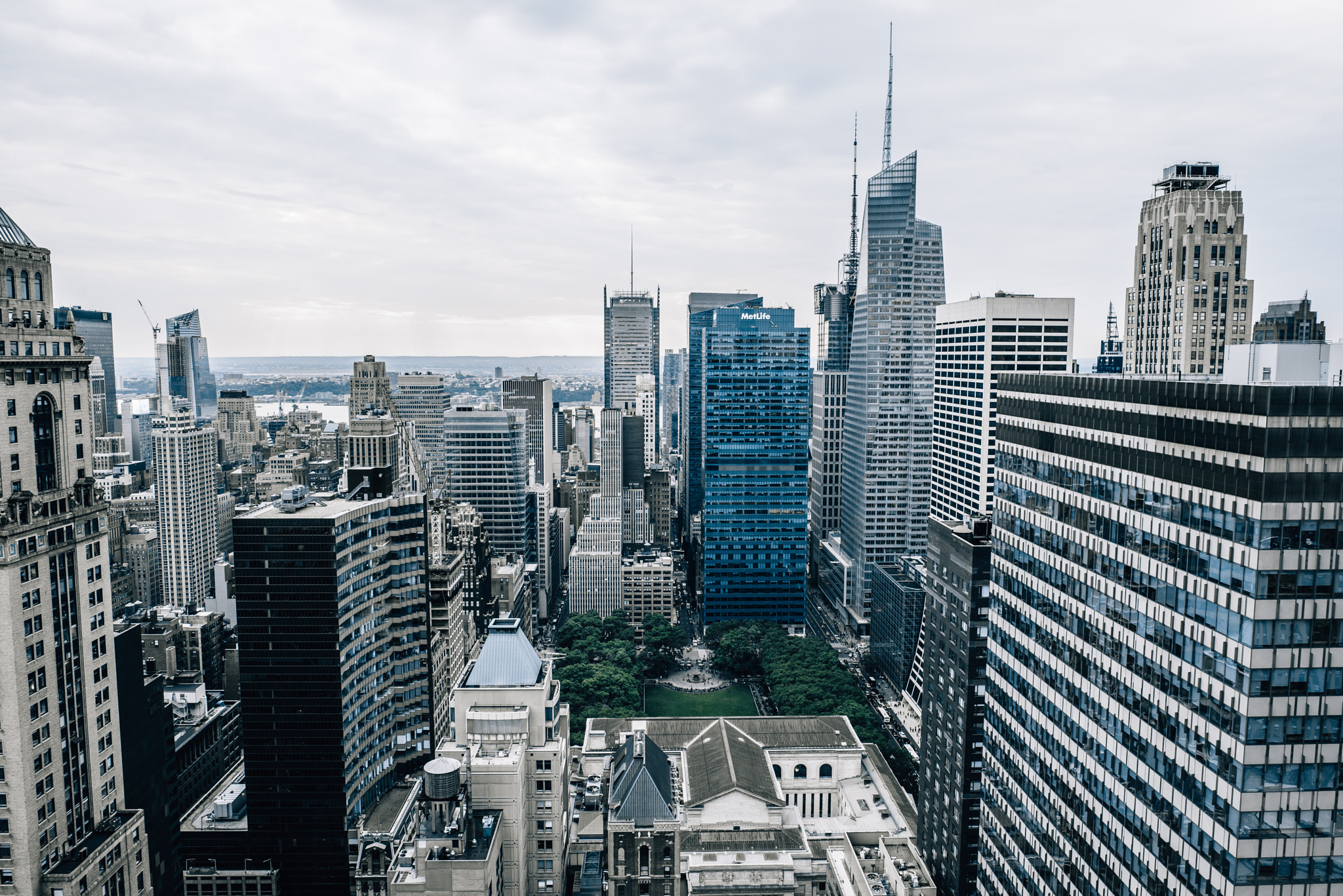 Nikon AF-S Nikkor 24mm F1.8G ED sample photo. Manhattan, ny photography