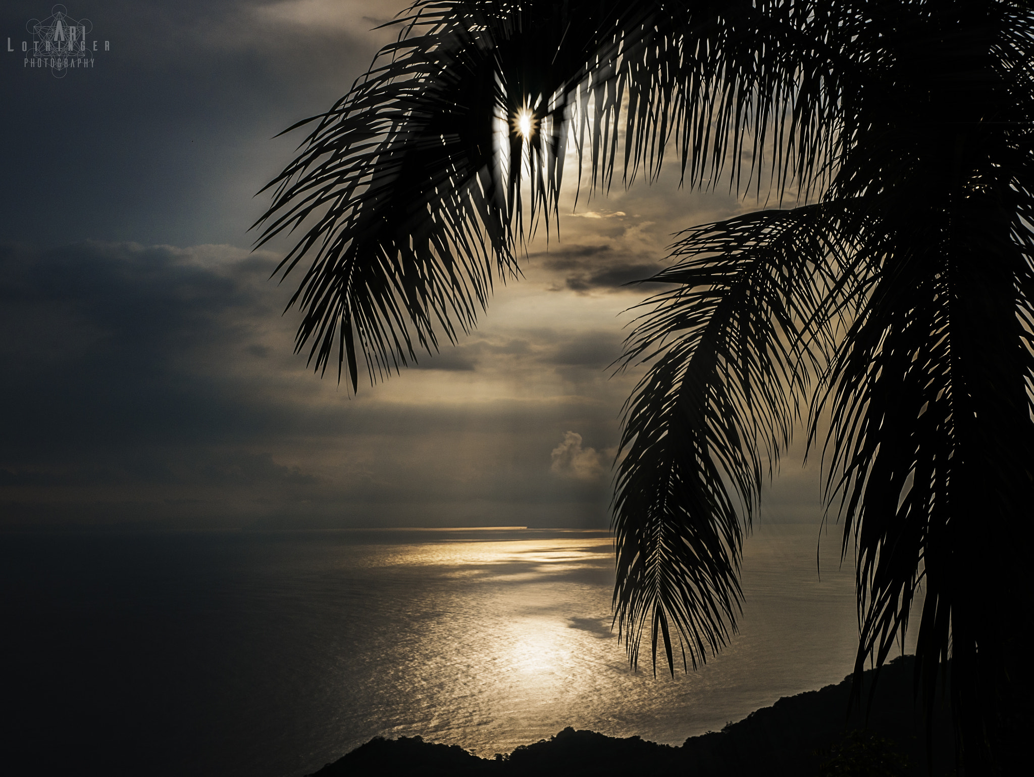 Panasonic Lumix DMC-G7 + Panasonic Leica DG Summilux 25mm F1.4 II ASPH sample photo. Rays of light on the sea... photography
