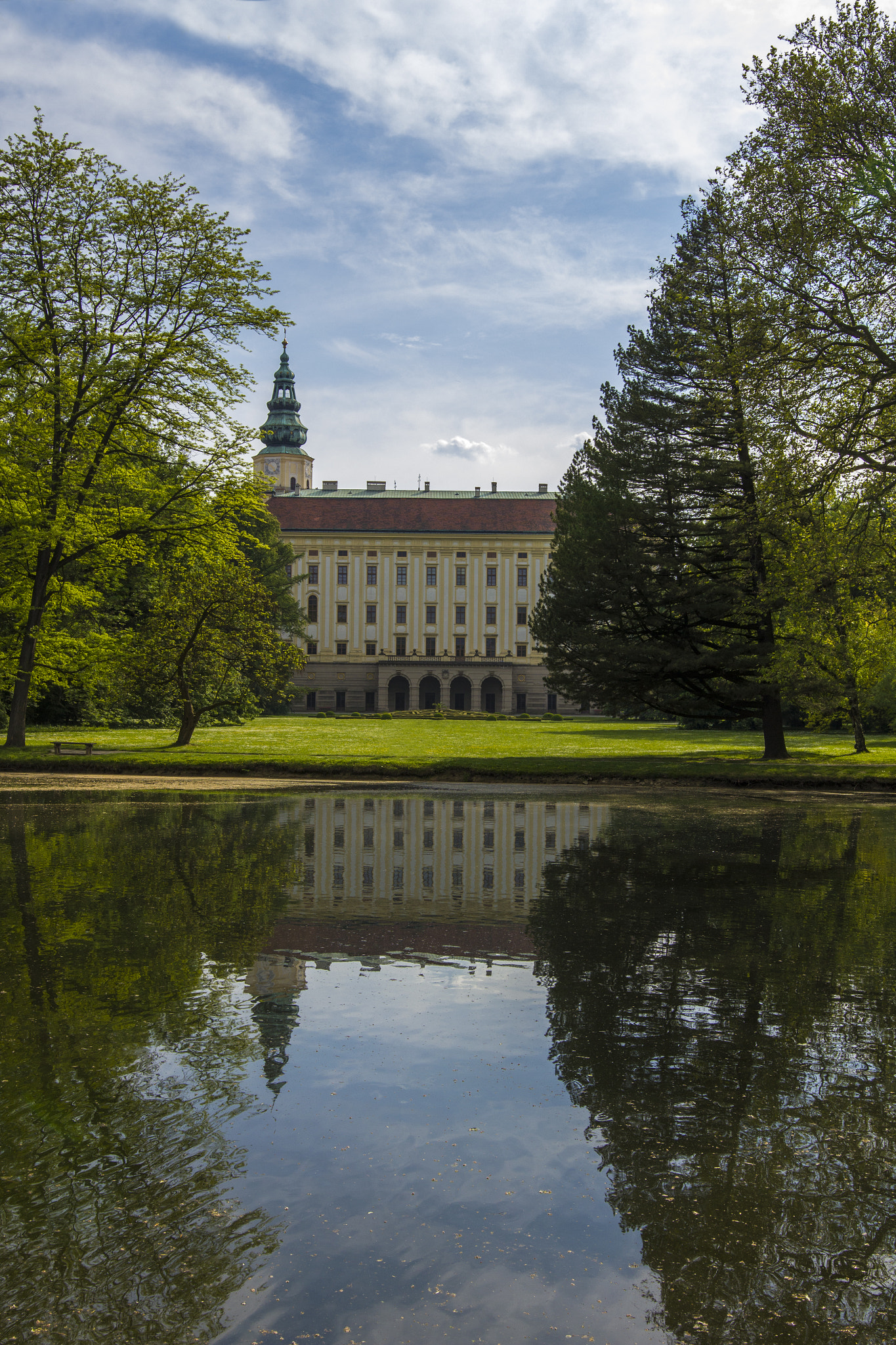 Sigma 18-35mm f/1.8 DC HSM sample photo. Kroměříž, castle garden, czech republic photography