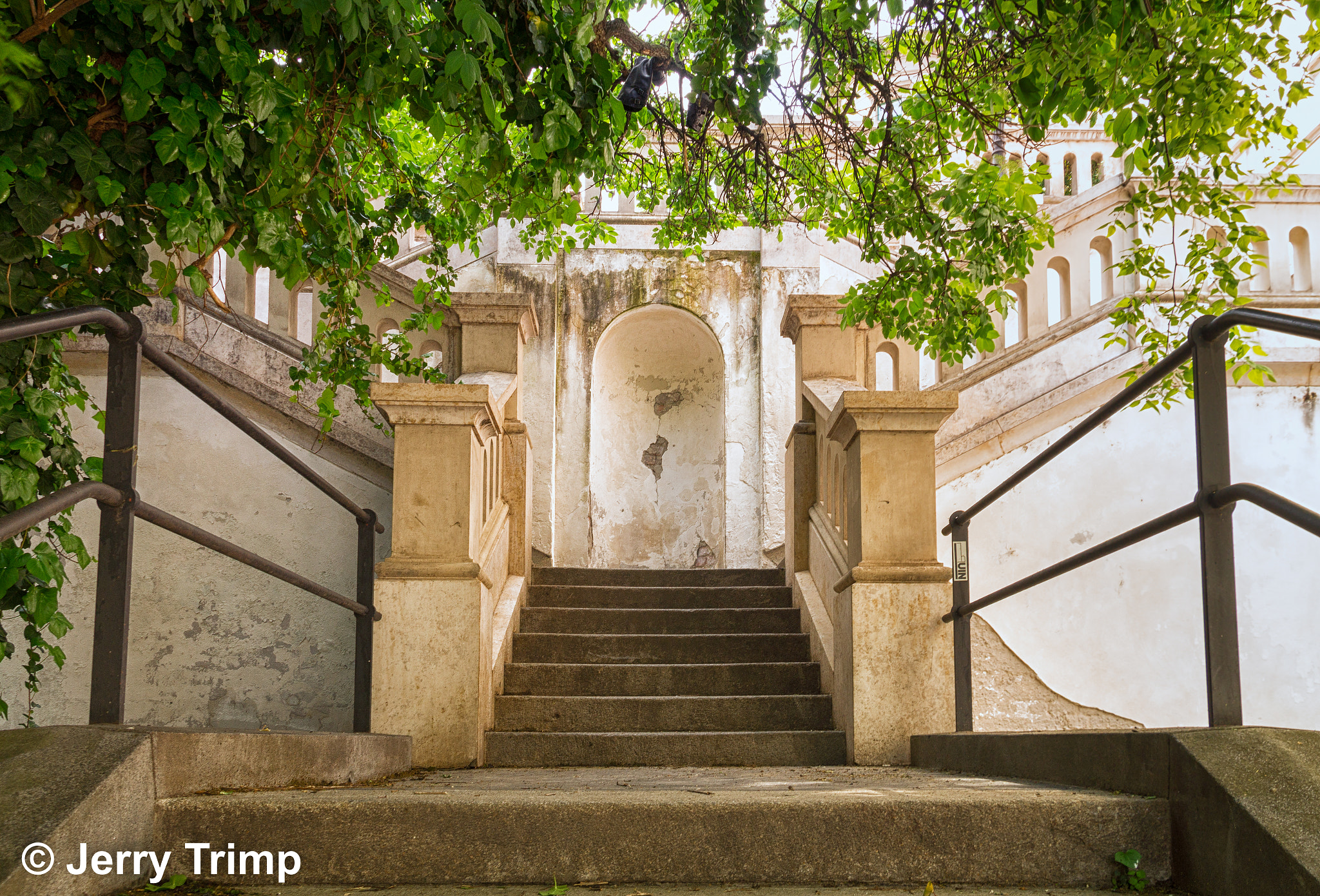 Sony SLT-A58 + Sigma 18-200mm F3.5-6.3 DC sample photo. Summer stairs photography