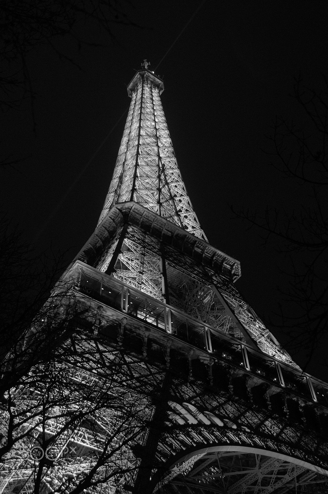Sigma 24-70mm F2.8 EX DG HSM sample photo. Tour eiffel b&w photography