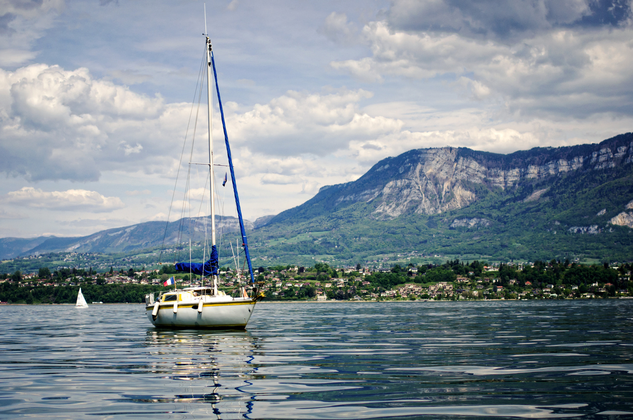 Pentax K-r + Pentax smc DA 35mm F2.4 AL sample photo. Lac du bourget photography
