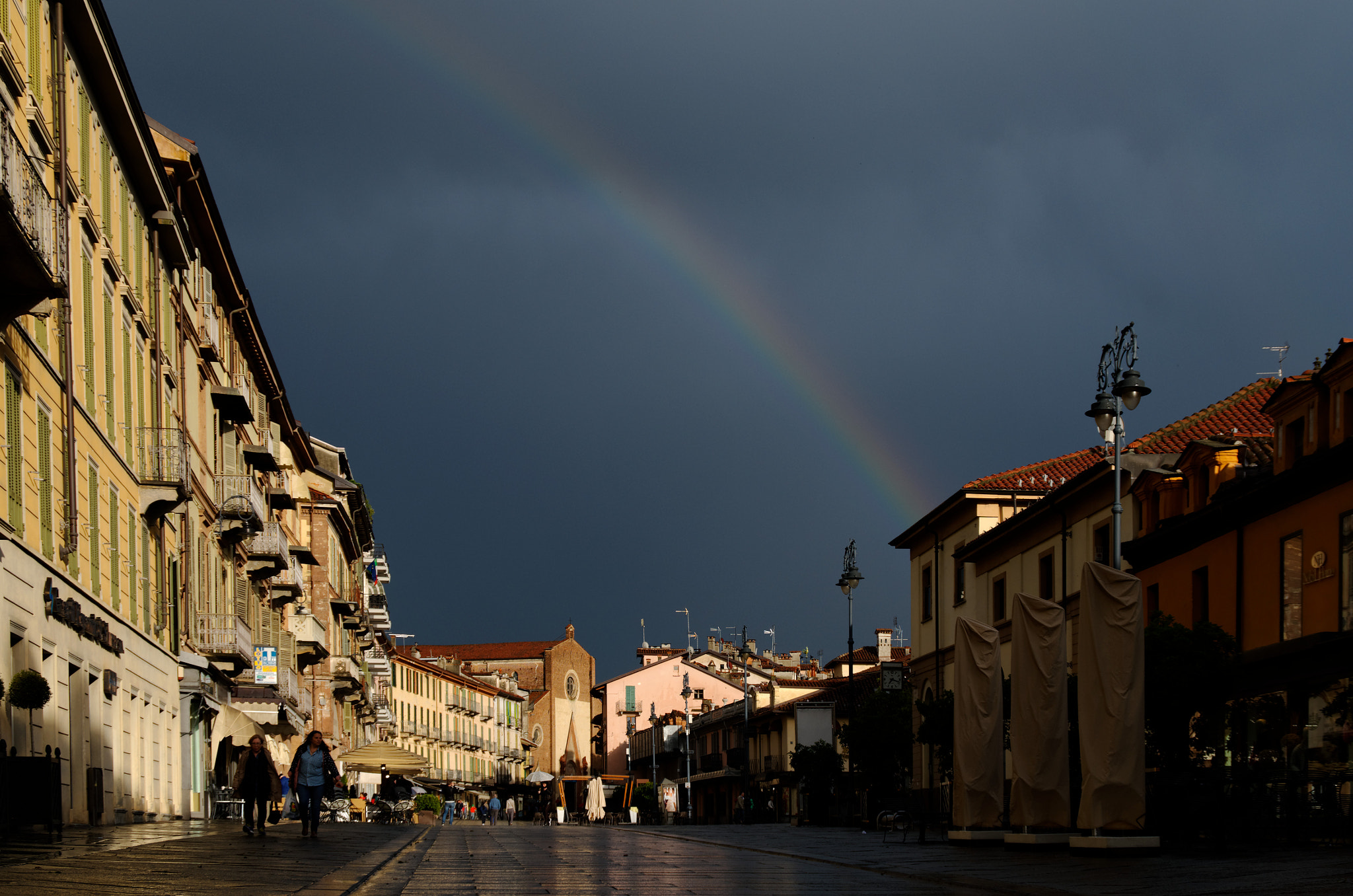 Tamron AF 18-200mm F3.5-6.3 XR Di II LD Aspherical (IF) Macro sample photo. Surprise rainbow on saluzzo, italy photography