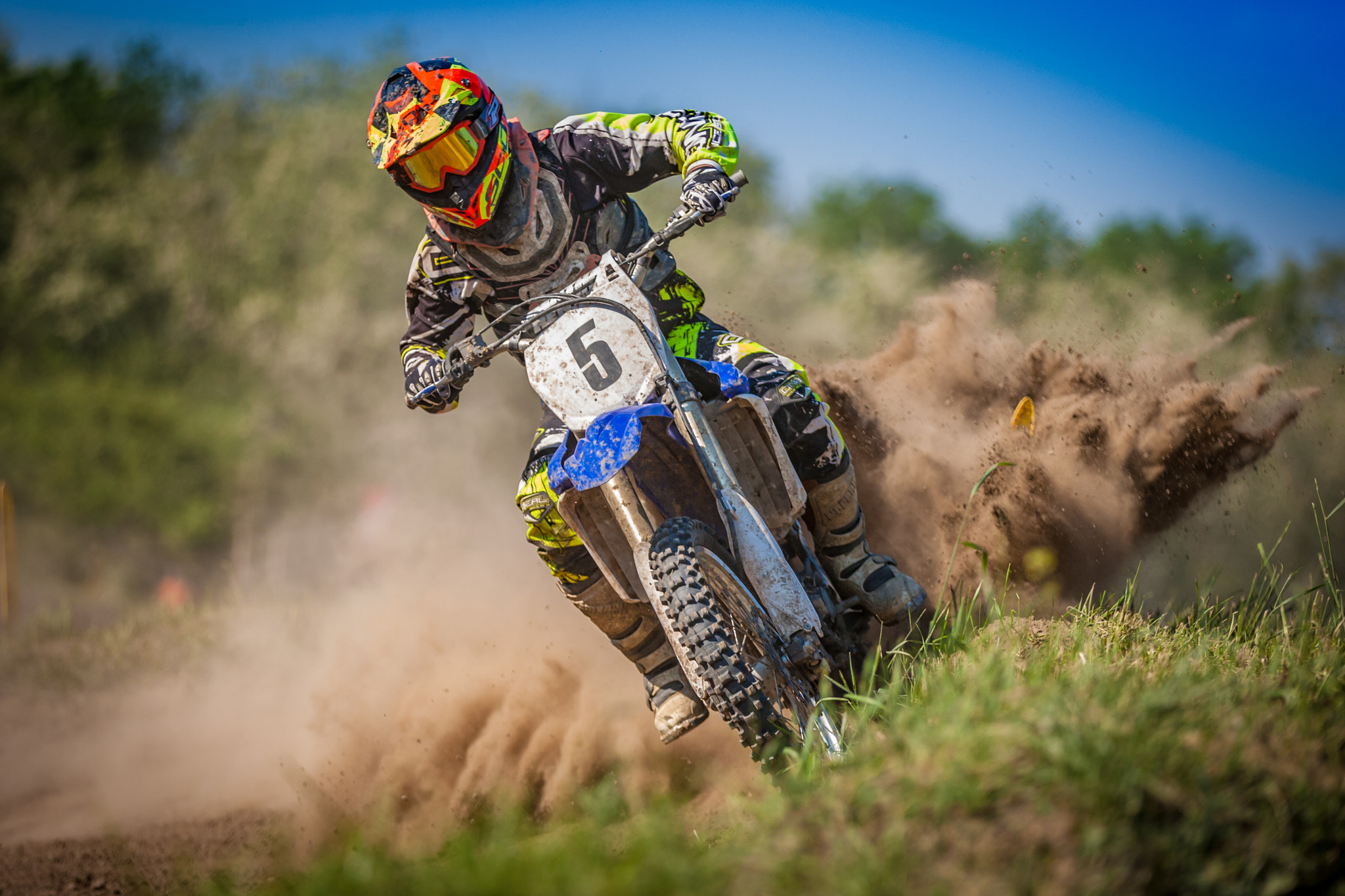 Canon EOS-1D Mark III sample photo. Braaap and dust photography