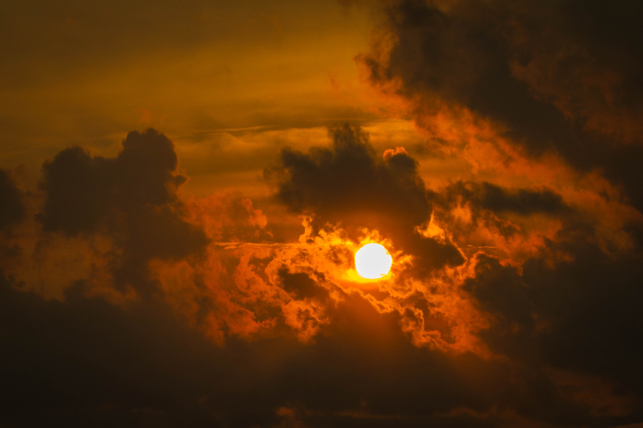 Canon EF 100-400mm F4.5-5.6L IS II USM sample photo. Fire in the clouds photography