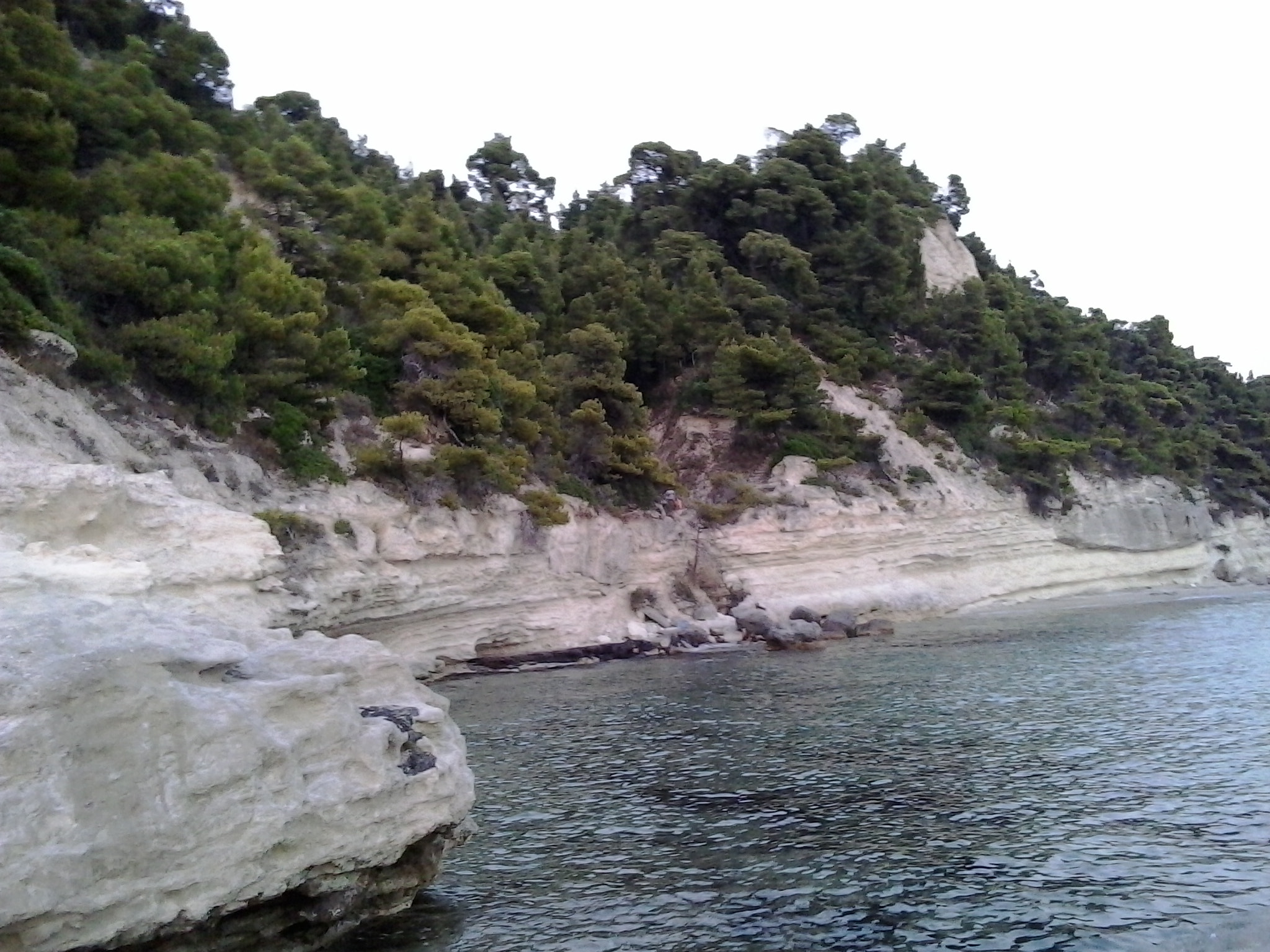 Samsung Galaxy Young sample photo. Rocks on the sea photography