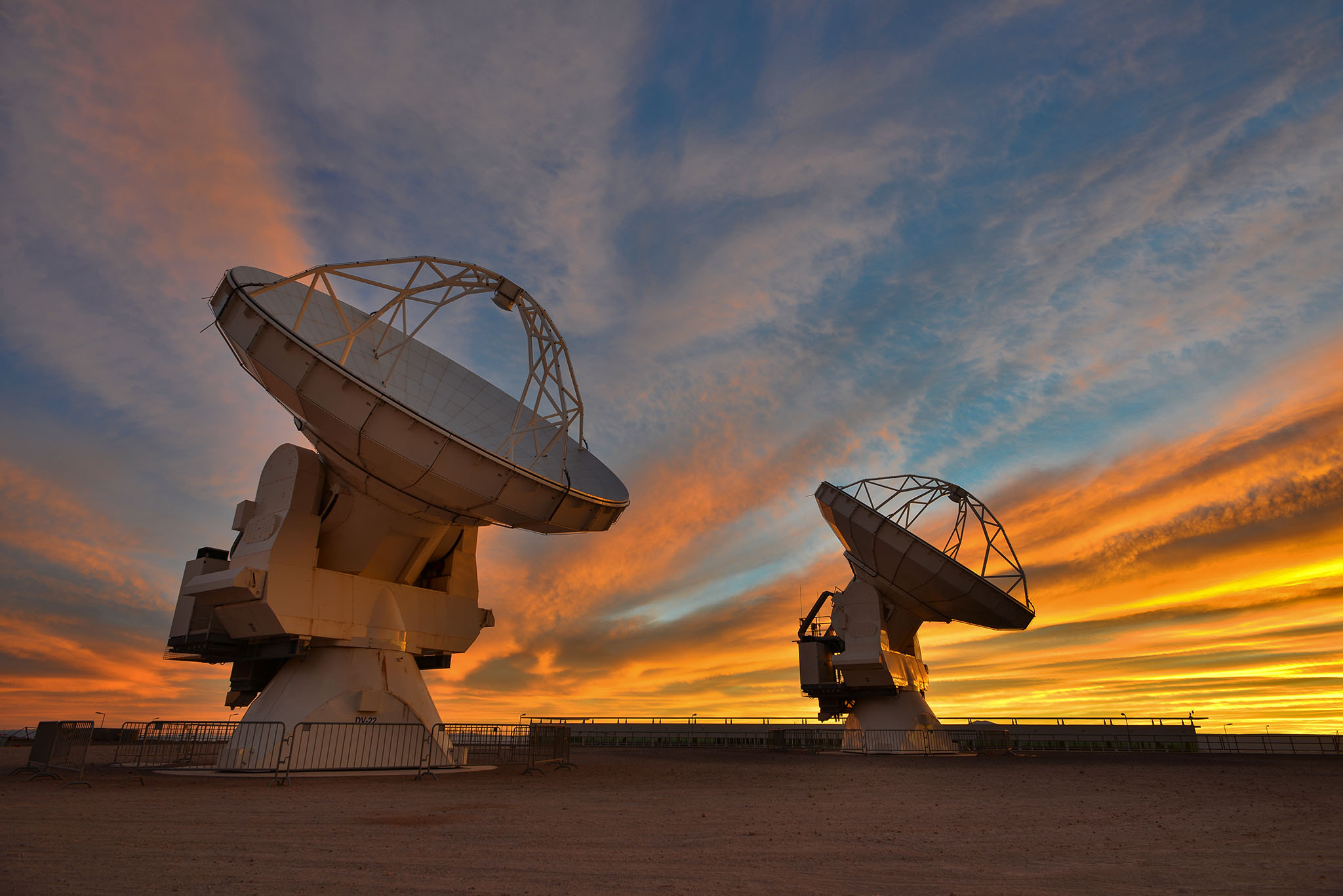 Nikon D600 + Nikon AF Nikkor 20mm F2.8D sample photo. Sunset at alma observatory photography