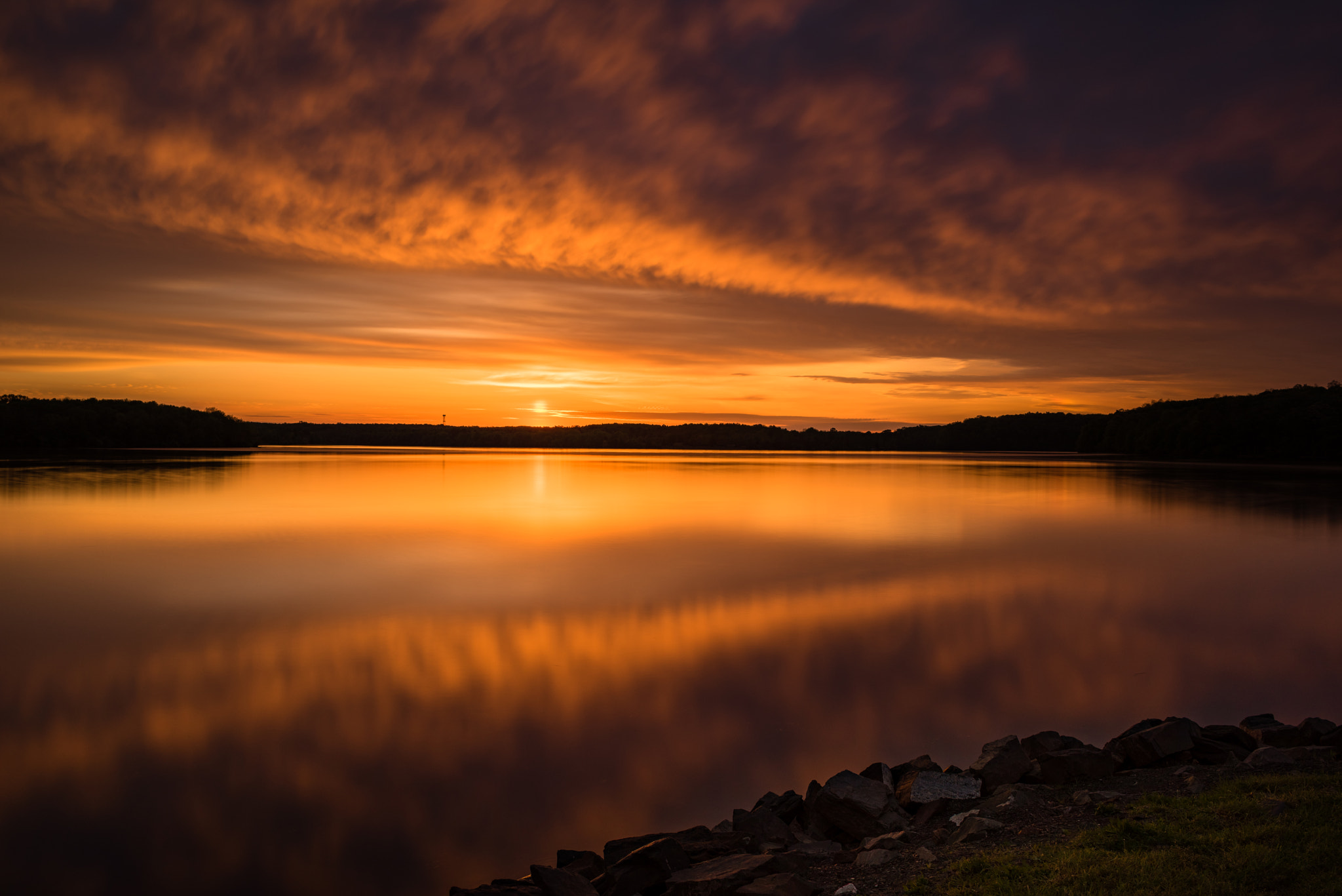 Nikon D810 + Zeiss Milvus 35mm f/2 sample photo. 30 seconds of gold photography