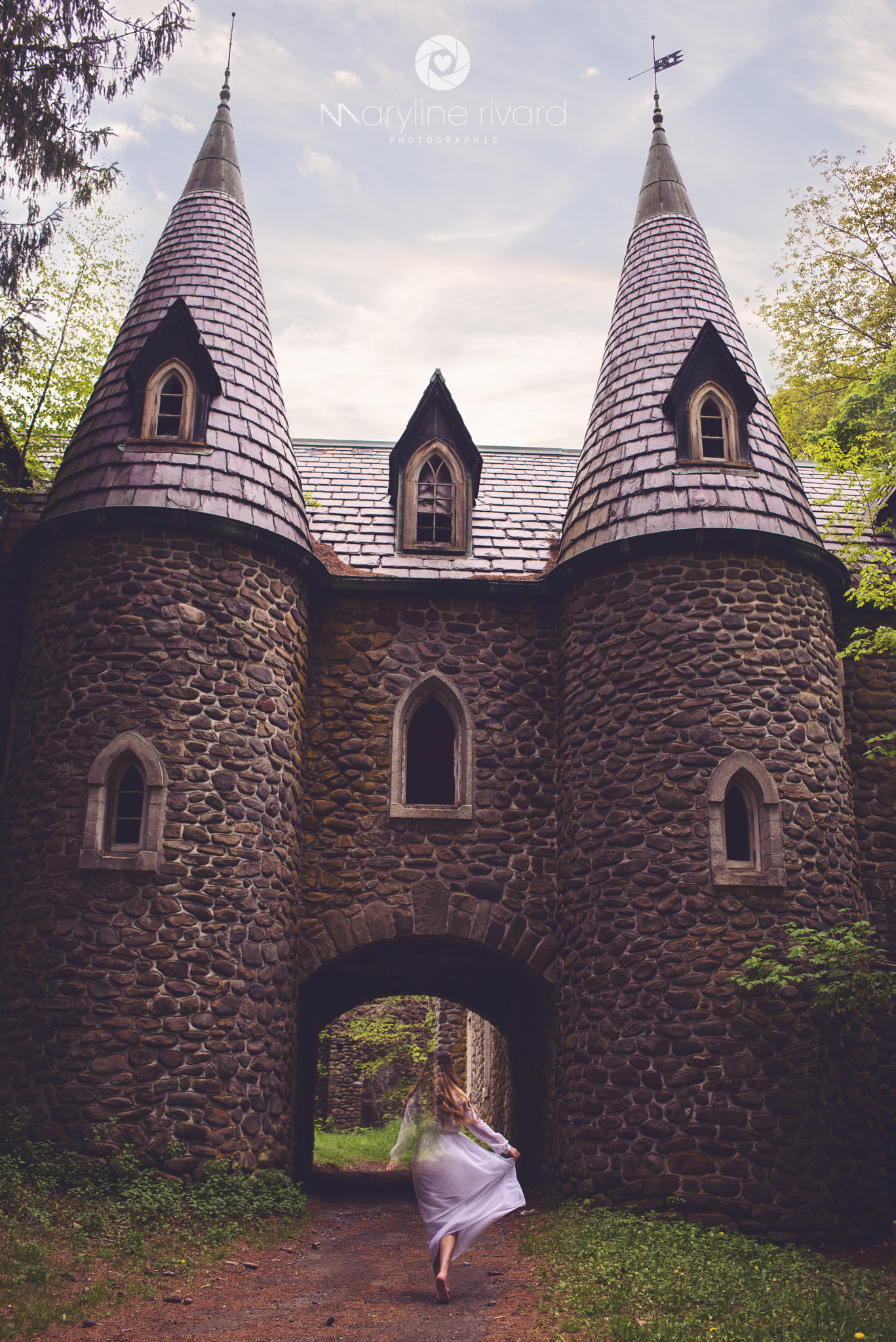 Nikon D600 + Nikon AF-S Nikkor 35mm F1.8G ED sample photo. Dundas castle ghost photography