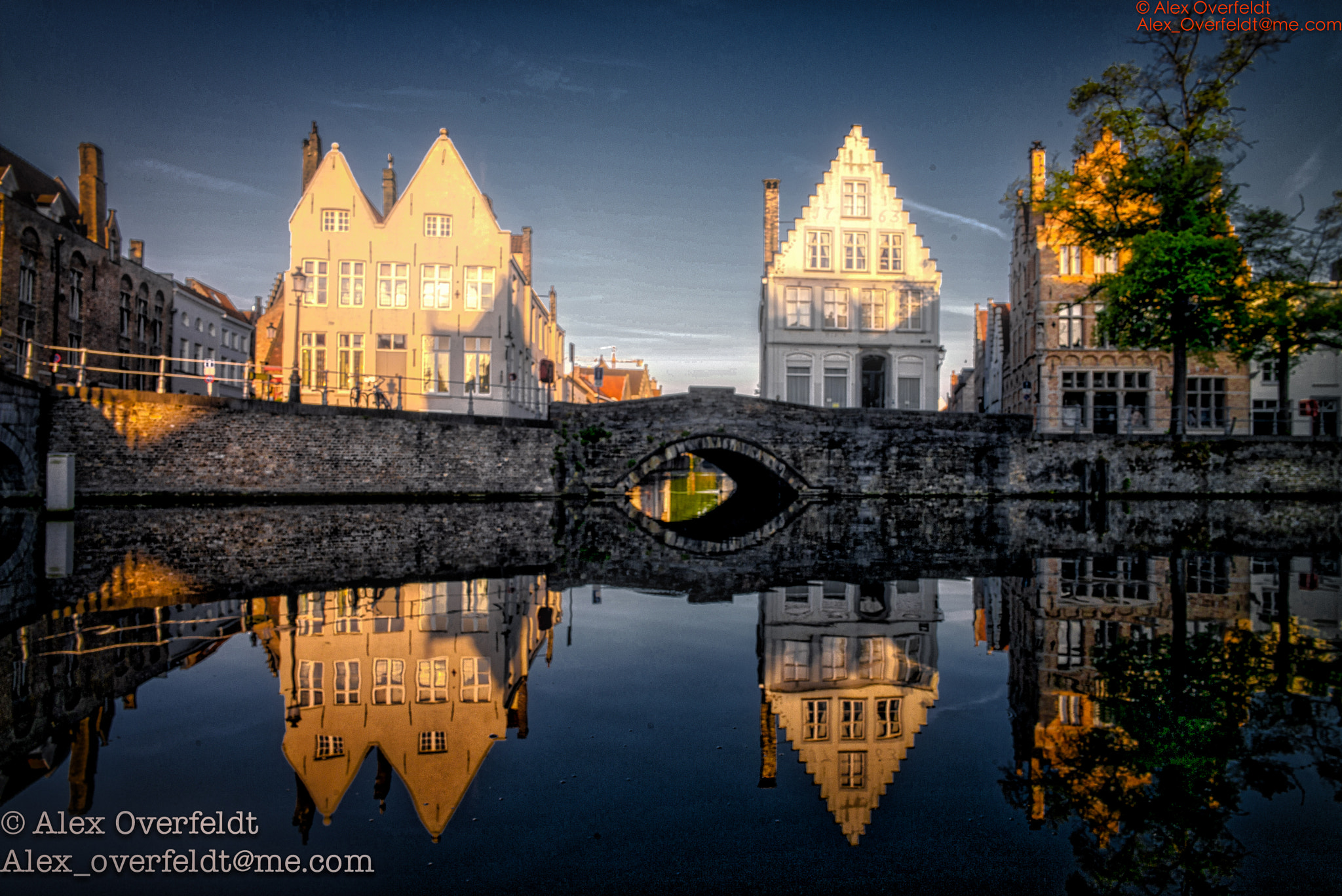 Elmarit-M 1:2.8/21 ASPH. sample photo. Reflections on the lange rei in bruges photography