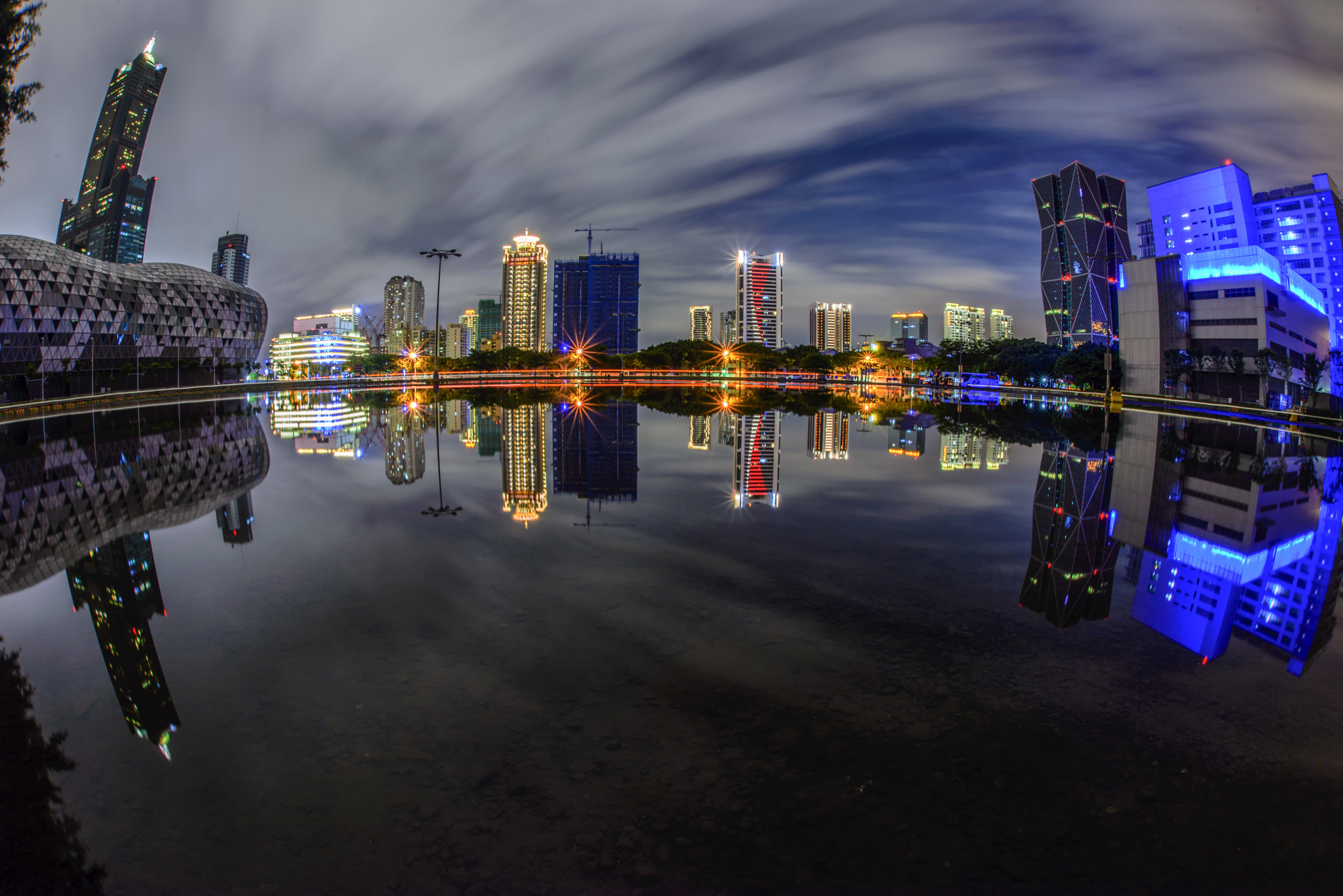 Nikon D610 + Sigma 15mm F2.8 EX DG Diagonal Fisheye sample photo. 高雄地標倒影 photography