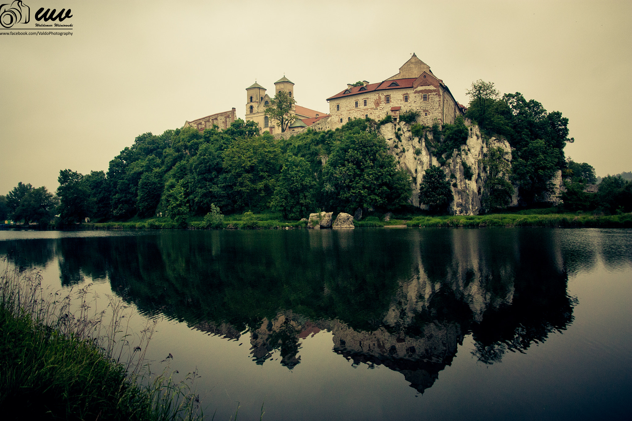 Sigma 17-70mm F2.8-4 DC Macro OS HSM sample photo. Convent in tyniec (poland) photography