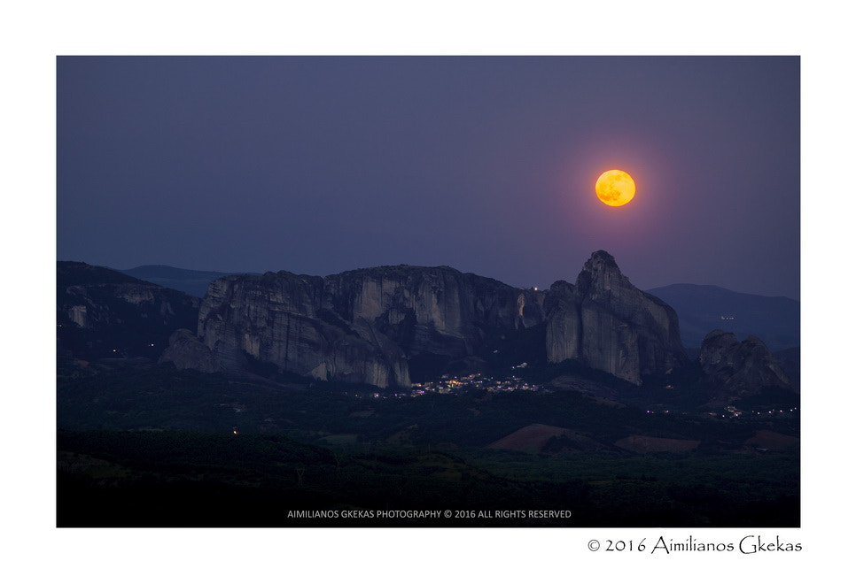 Canon EOS 760D (EOS Rebel T6s / EOS 8000D) + Canon EF 70-200mm F2.8L IS II USM sample photo. Meteora under may's "blue moon" photography