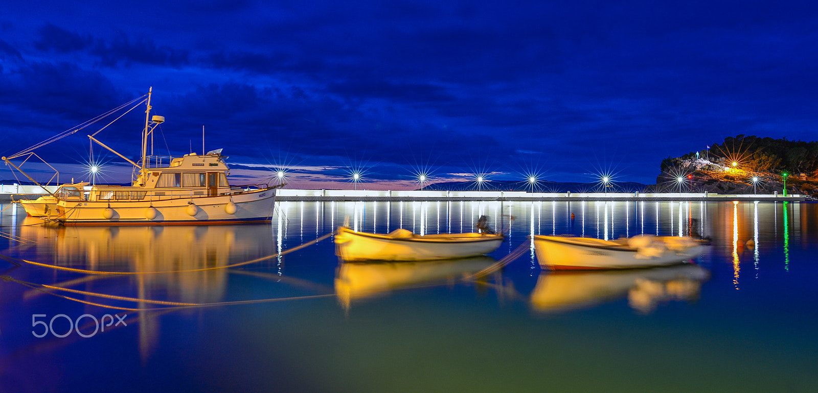 AF Zoom-Nikkor 28-70mm f/3.5-4.5D sample photo. Makarska night photography