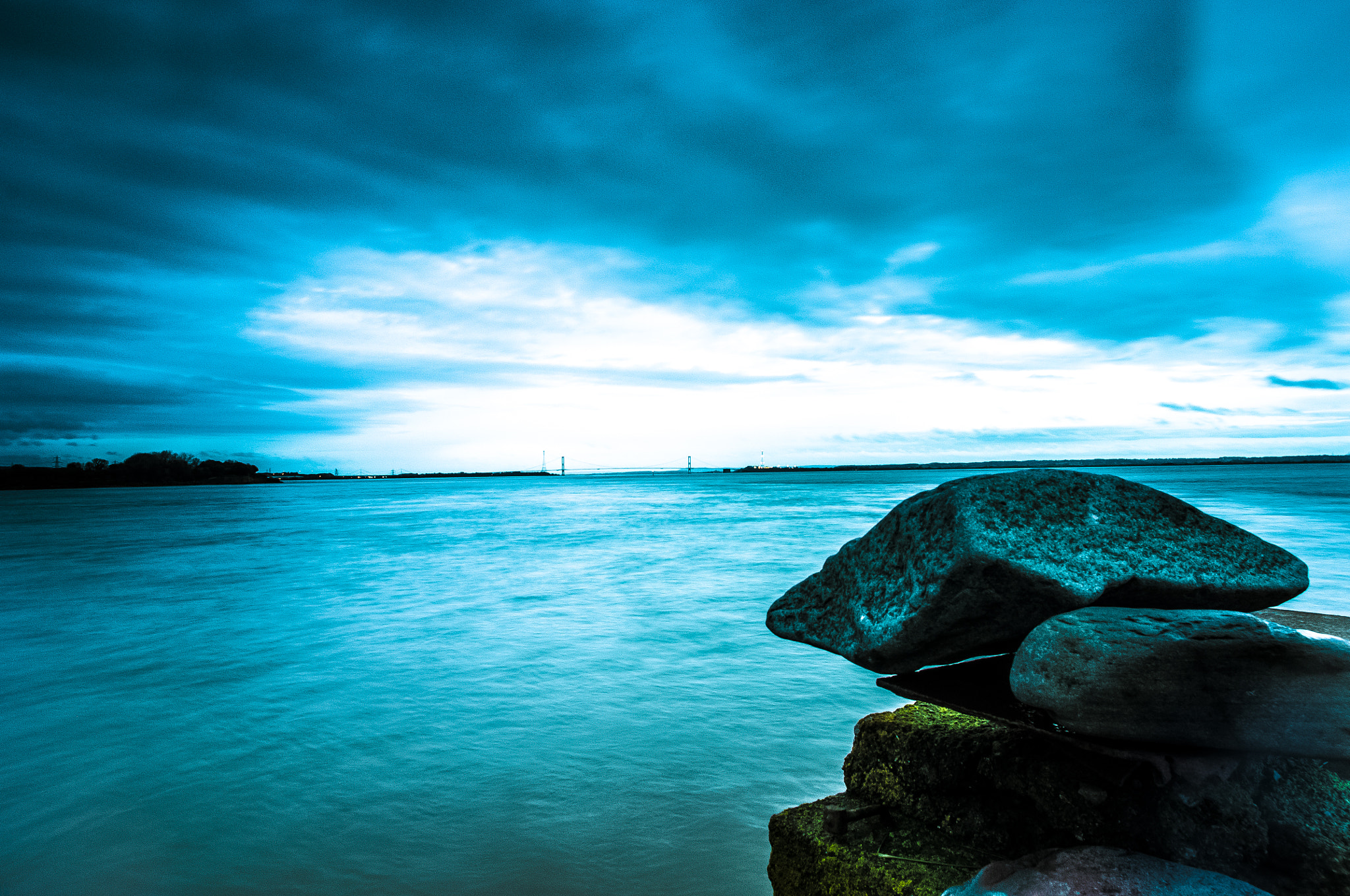 Nikon D90 + Nikon AF Nikkor 14mm F2.8D ED sample photo. The severn bridge to south wales photography