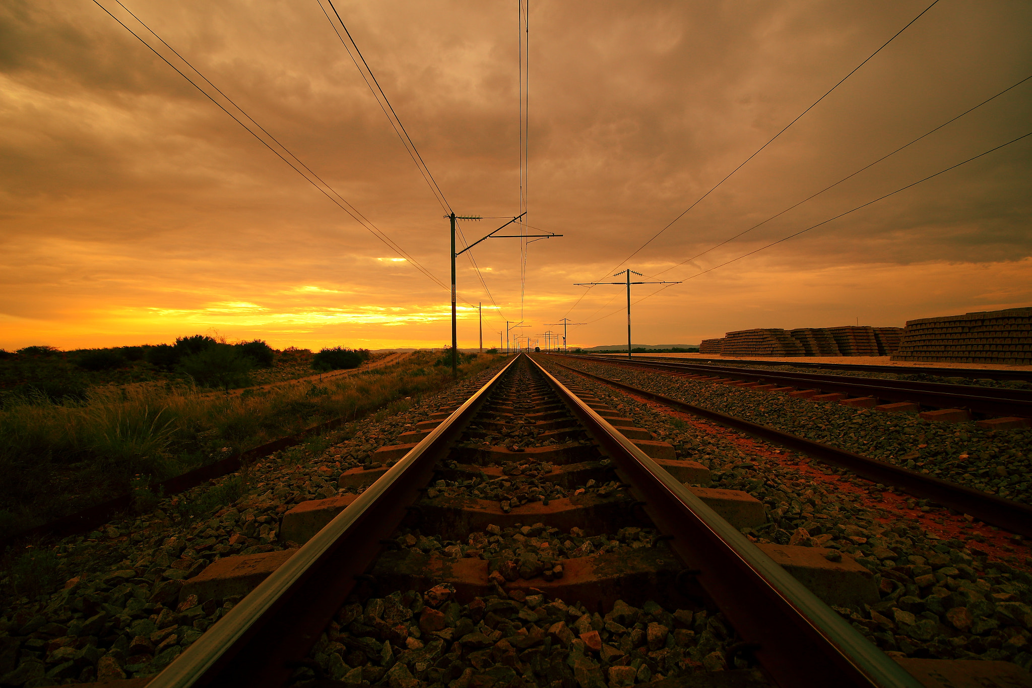 Canon EF-S 10-18mm F4.5–5.6 IS STM sample photo. Train in the desert photography