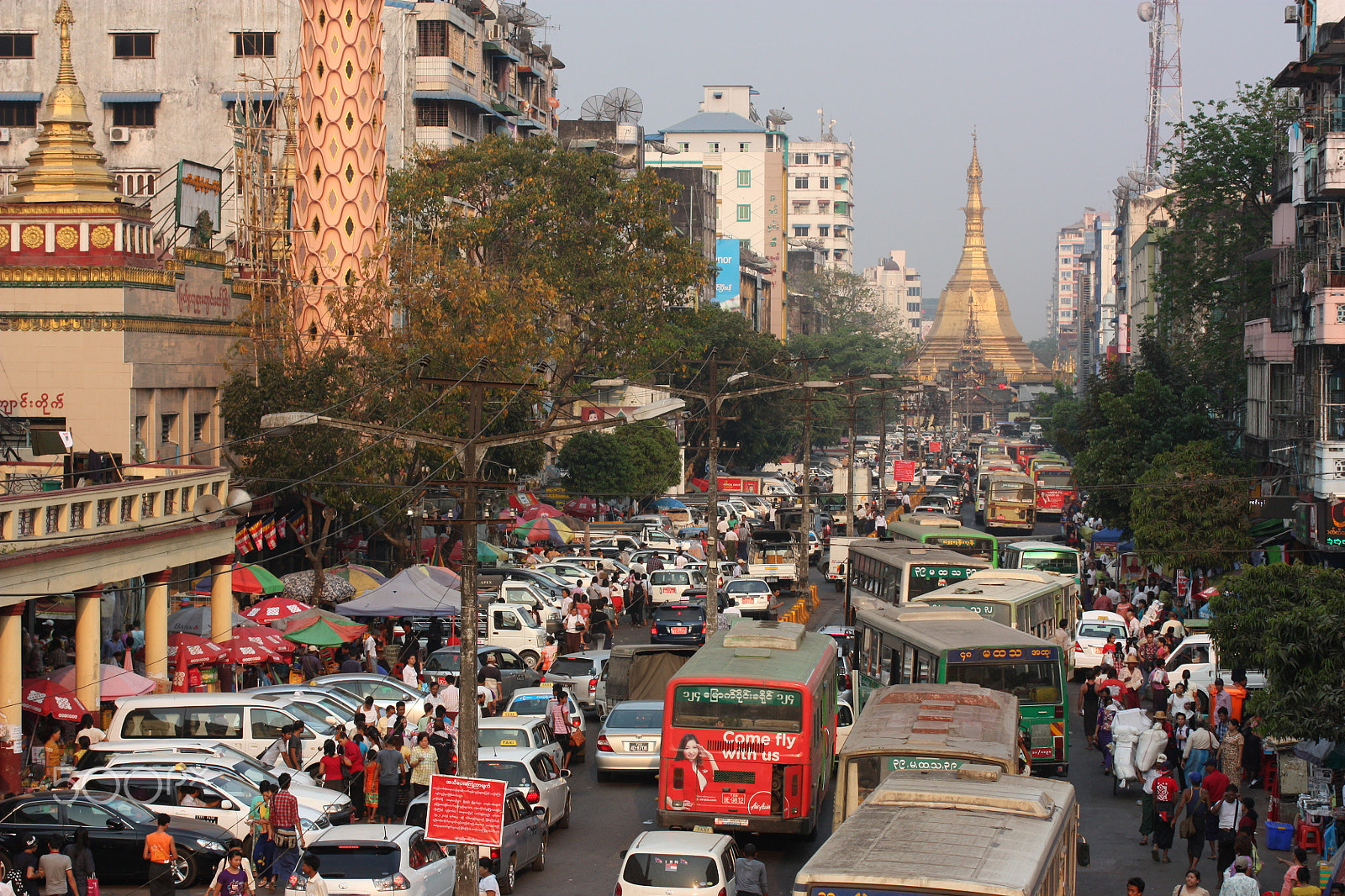 Canon EF-S 60mm F2.8 Macro USM sample photo. Sule paya in yangon, myanmar photography