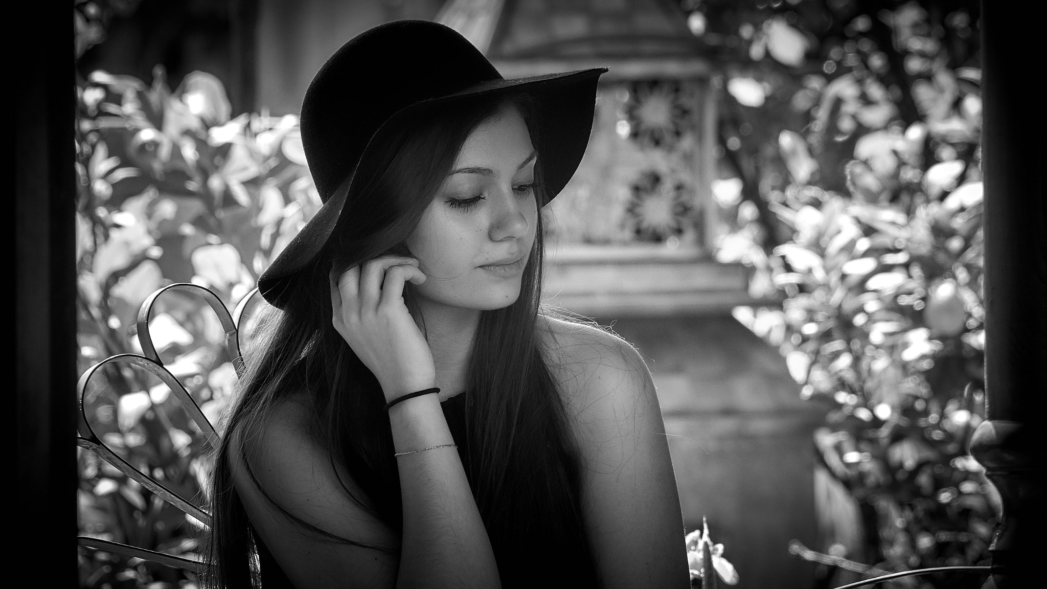 Minolta AF 300mm F2.8 HS-APO G sample photo. Lisa's photoshoot - closer photography