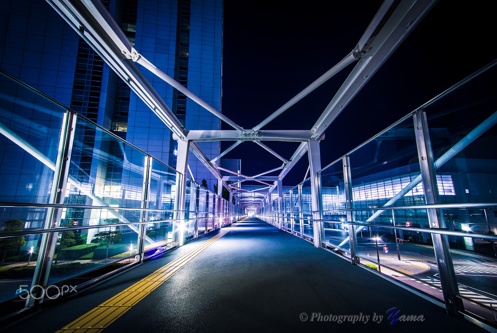 Canon EF 14mm F2.8L II USM sample photo. 歩道橋 photography