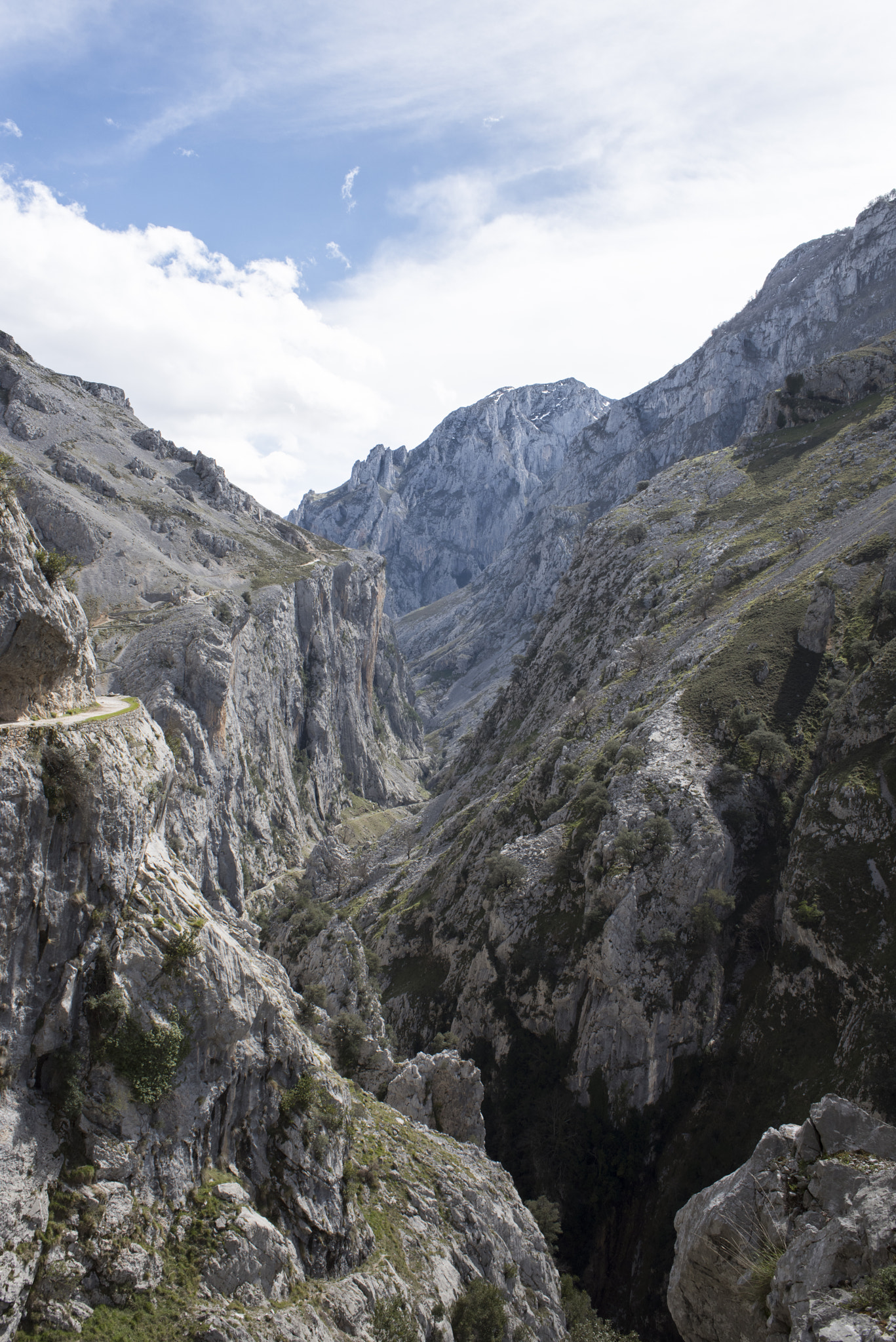 Nikon D810 + Nikon AF Nikkor 28mm F2.8D sample photo. Cares gorge, picos de europa, asturias, spain. photography