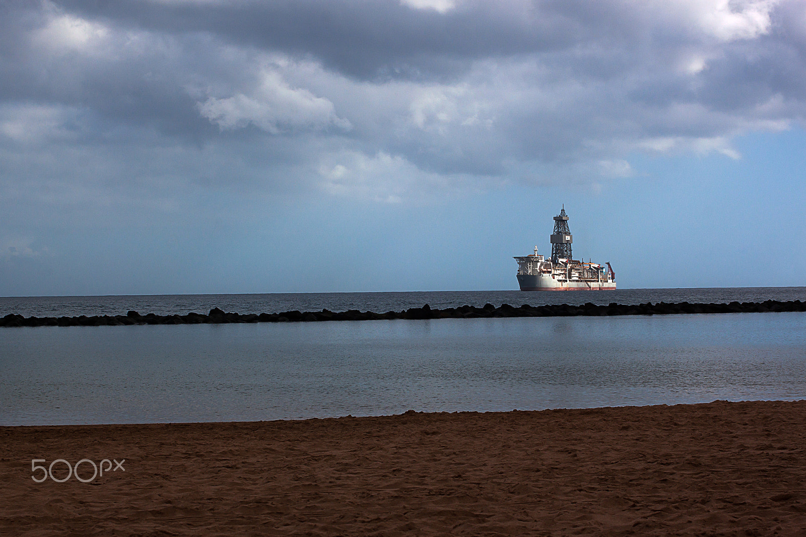 Canon EOS 500D (EOS Rebel T1i / EOS Kiss X3) + Canon EF 50mm F2.5 Macro sample photo. Drilling vessel photography