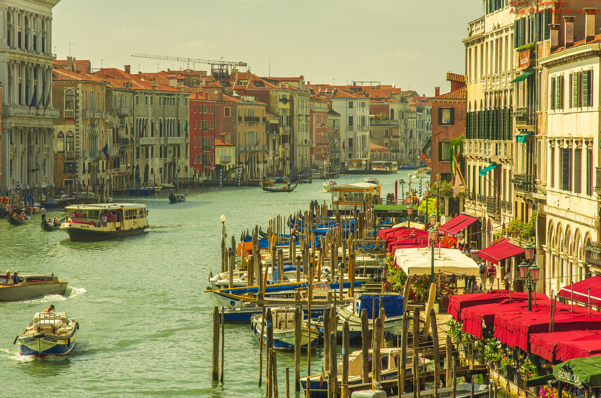Sigma 85mm F1.4 EX DG HSM sample photo. A busy gran canal photography