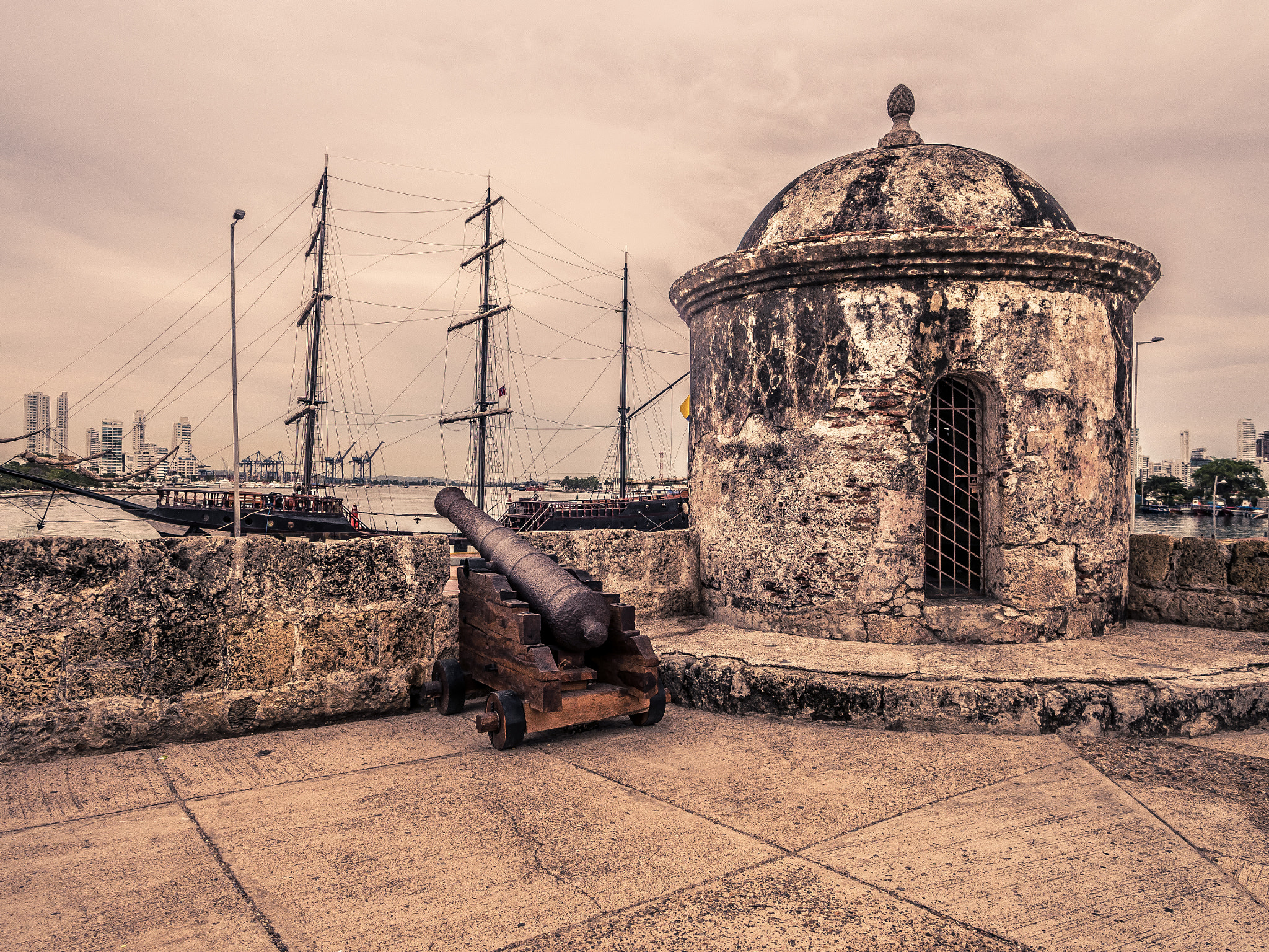 Olympus OM-D E-M5 + OLYMPUS M.12mm F2.0 sample photo. Colombia vibes photography