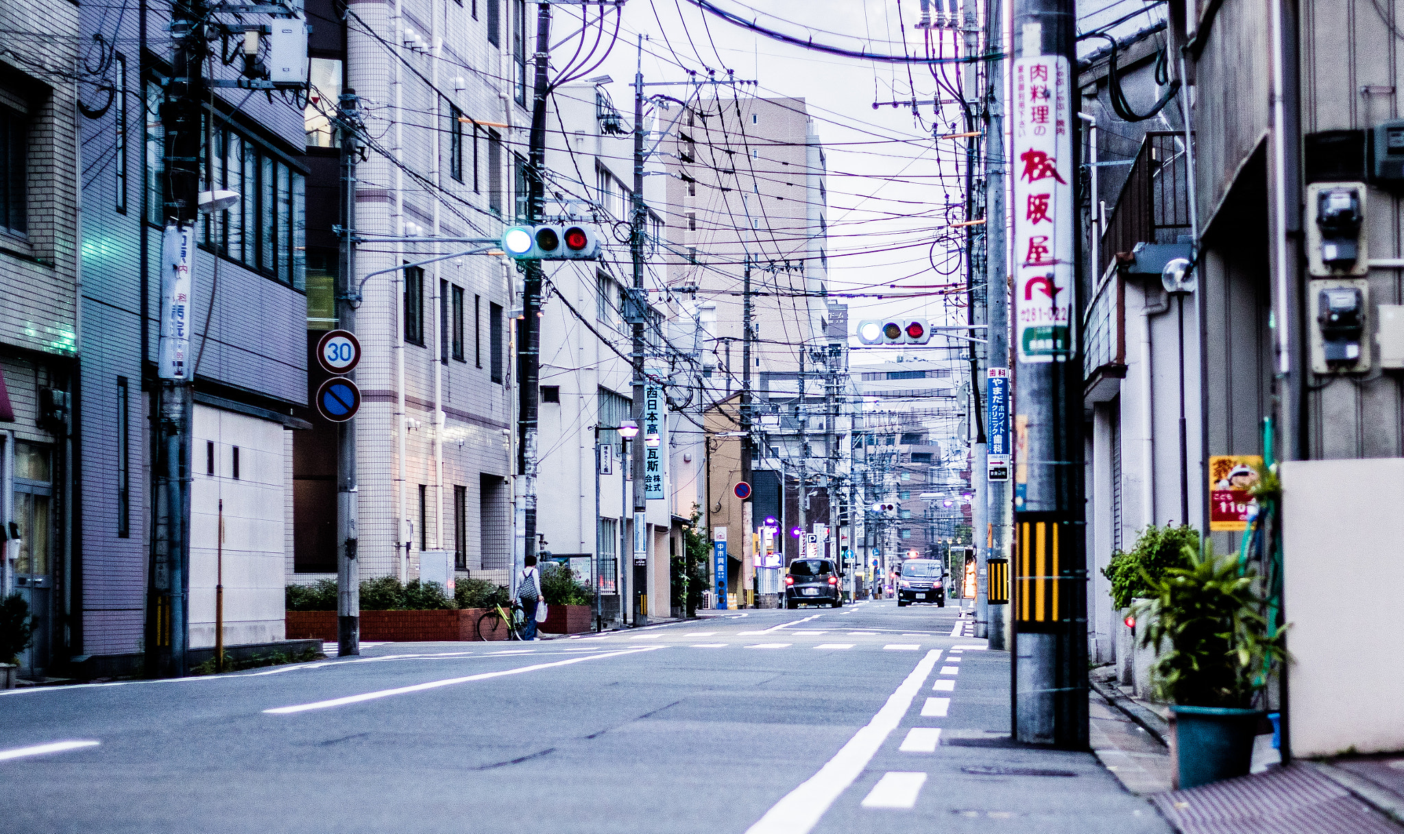 Canon EOS M3 + Canon EF 50mm F1.8 STM sample photo. J street photography