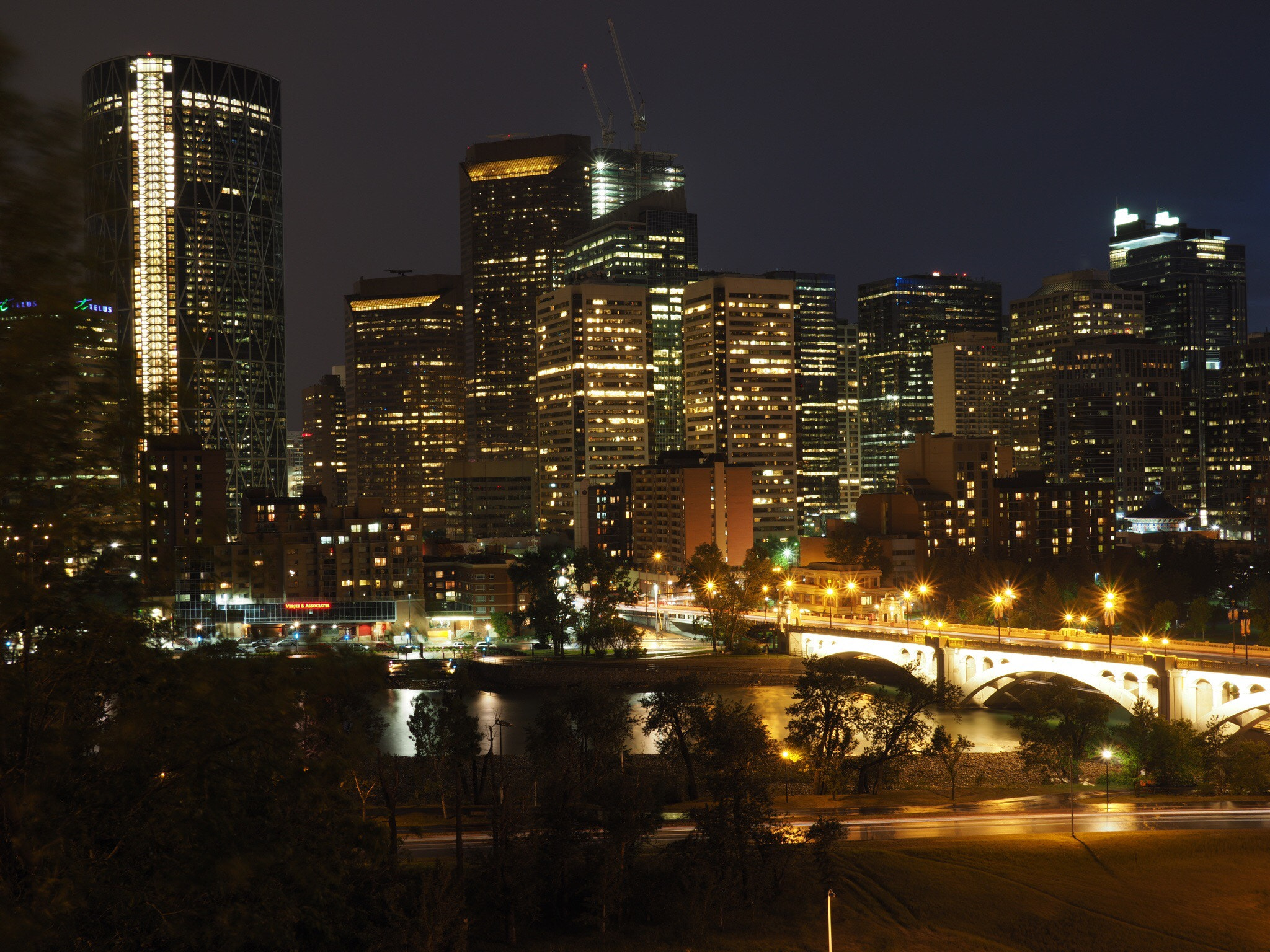 Olympus OM-D E-M5 II + Panasonic Lumix G 20mm F1.7 ASPH sample photo. Downtown calgary photography