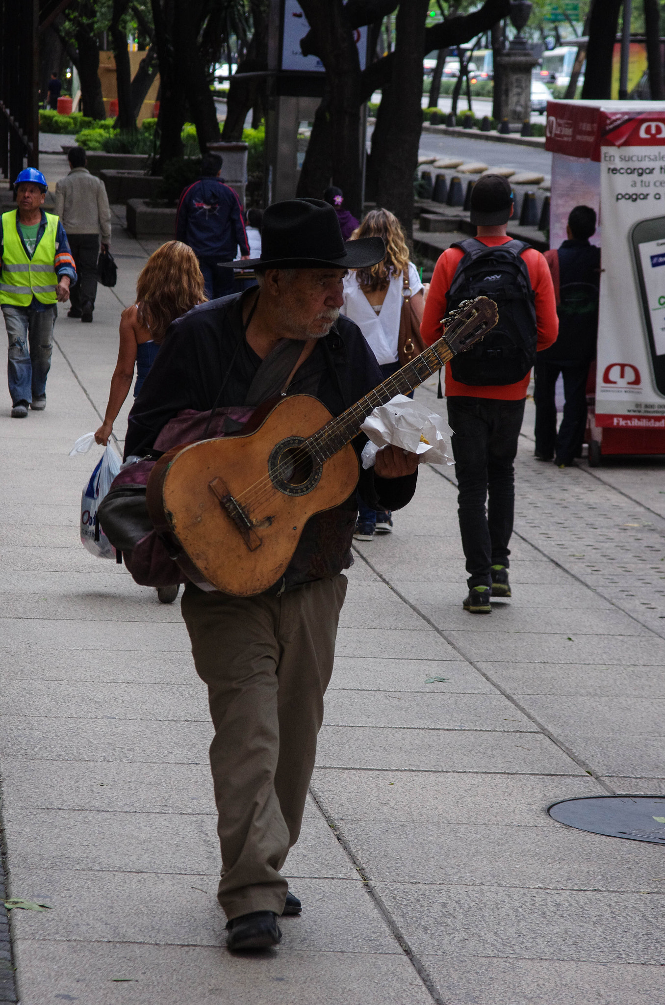 Pentax K-5 II sample photo. The travelling musician photography