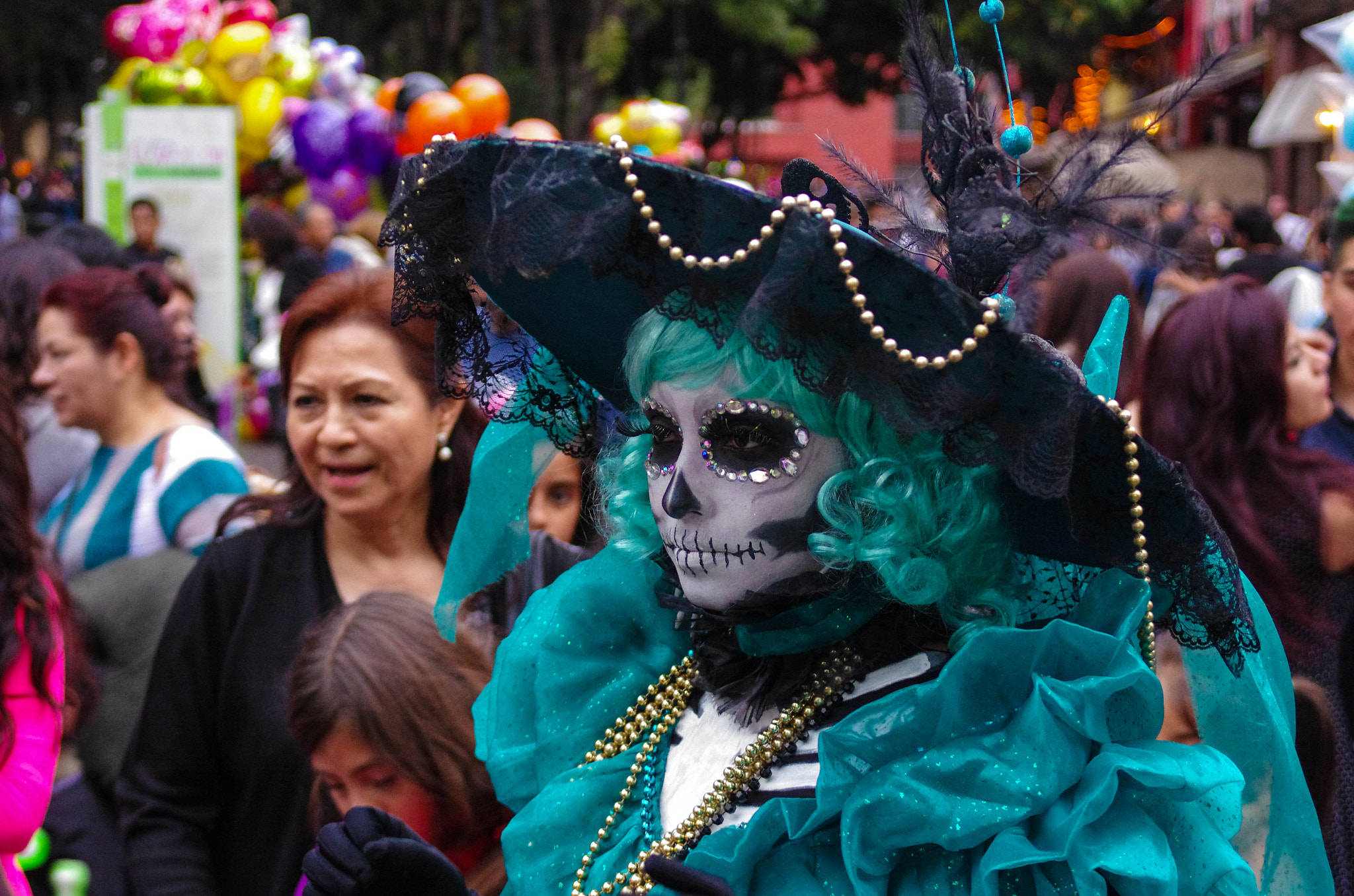 Pentax K-5 II + Tamron AF 28-200mm F3.8-5.6 XR Di Aspherical (IF) Macro sample photo. During halloween in mexico city photography