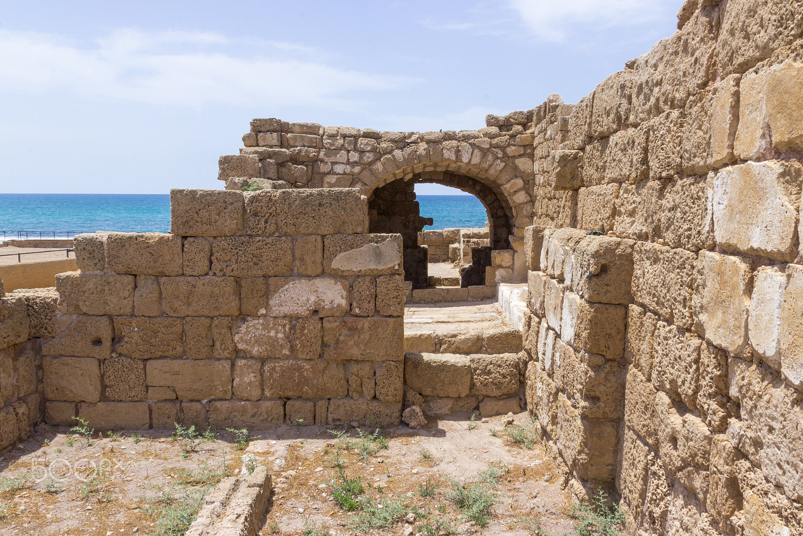 Canon EF 75-300mm F4.0-5.6 IS USM sample photo. Fragment of buildings inside in the ruined city of photography