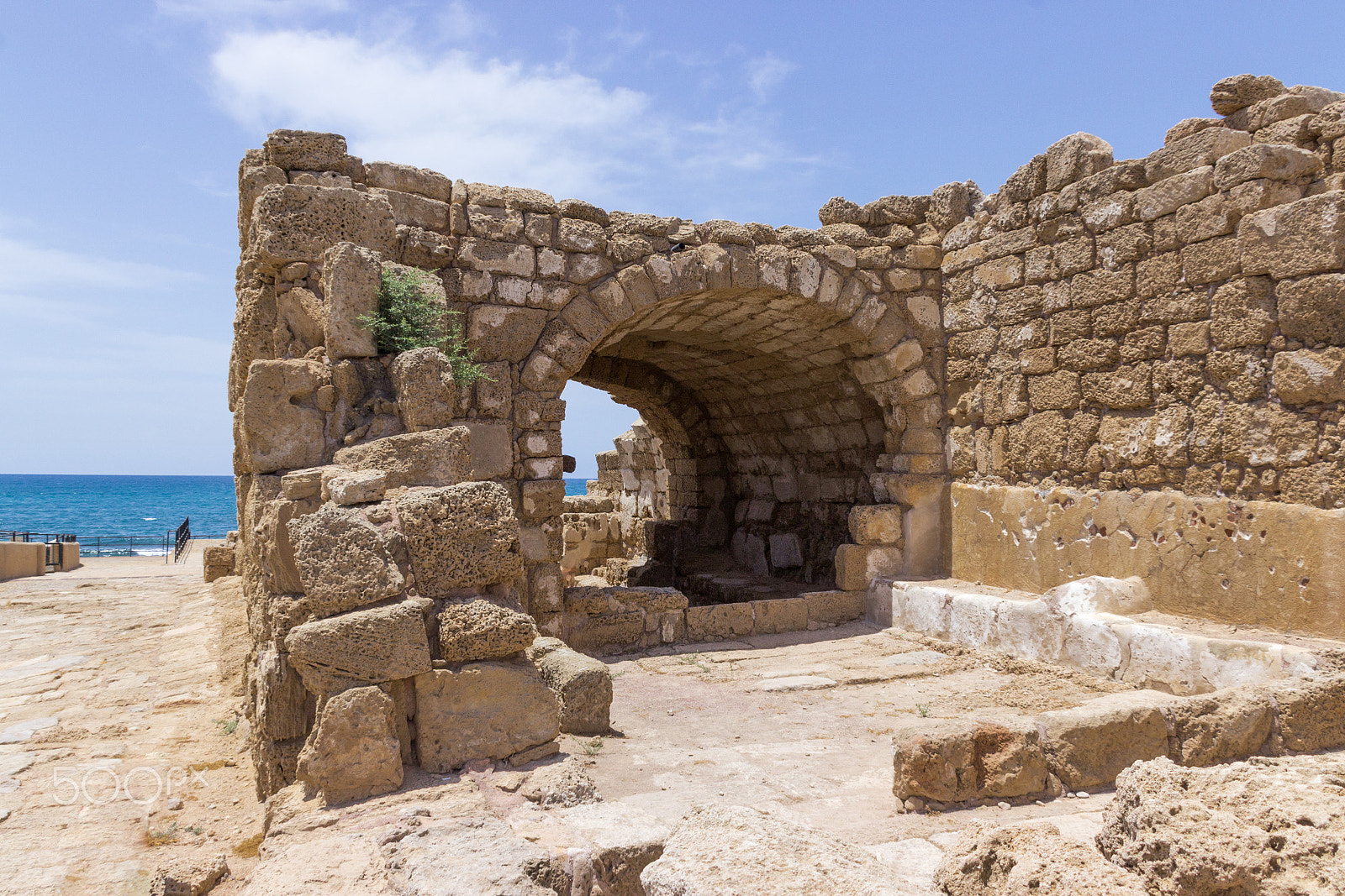 Canon EF 75-300mm F4.0-5.6 IS USM sample photo. Fragment of buildings inside in the ruined city of photography