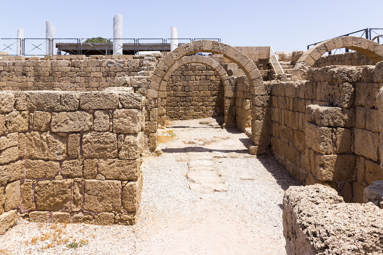 Canon EF 75-300mm F4.0-5.6 IS USM sample photo. Fragment of buildings inside in the ruined city of photography