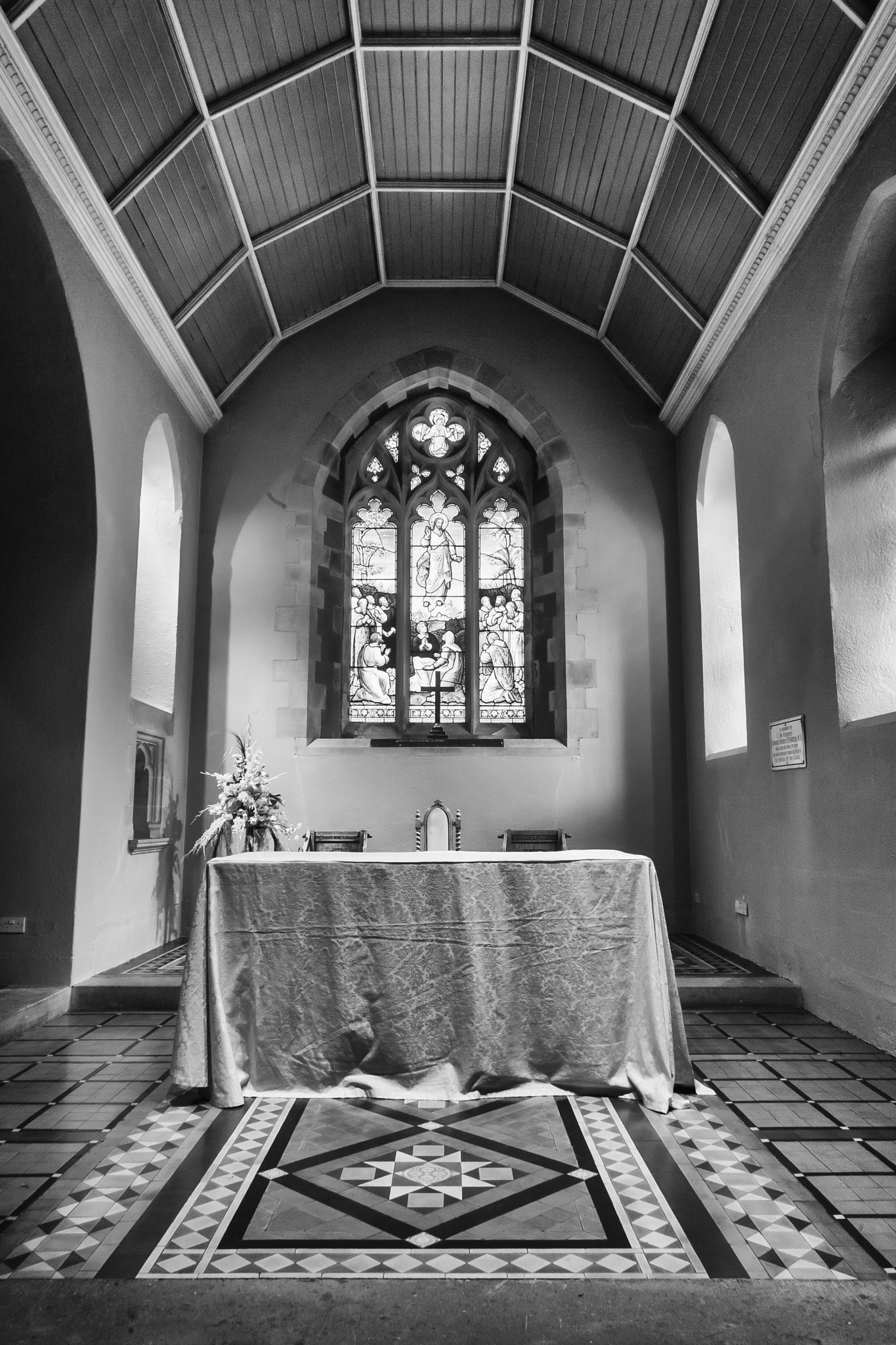 Canon EOS-1D Mark II sample photo. St mary's church interior photography