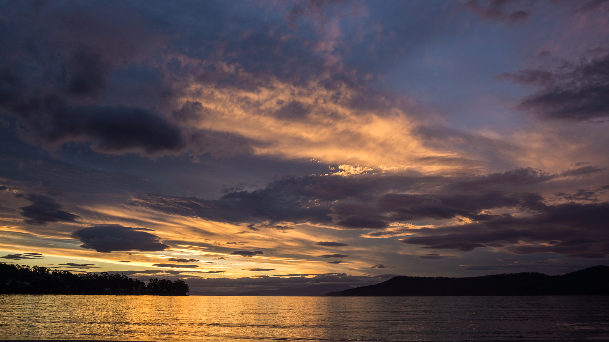 Sony Alpha NEX-5N + Sigma 19mm F2.8 EX DN sample photo. Sunset at the beach photography