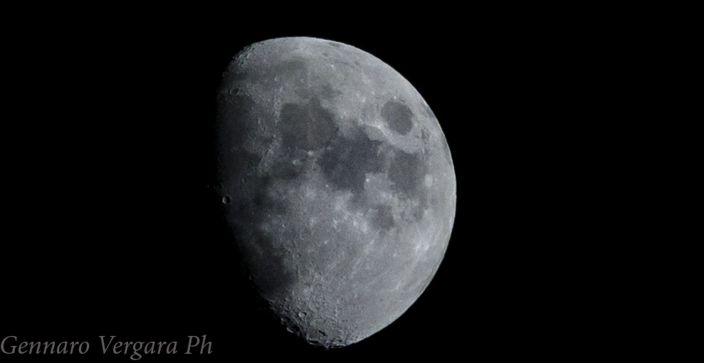 Nikon D7200 + Sigma 70-200mm F2.8 EX DG Macro HSM II sample photo. Dark side of the moon photography