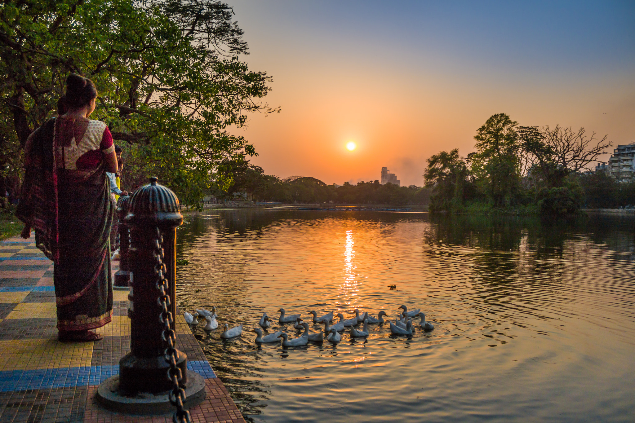 Canon EOS 750D (EOS Rebel T6i / EOS Kiss X8i) sample photo. Sunset at dhakuria lake photography