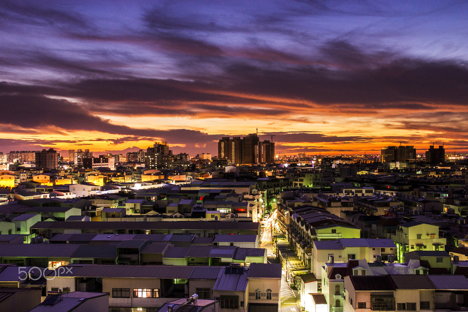 Sigma 17-70mm F2.8-4 DC Macro HSM sample photo. City dusk photography
