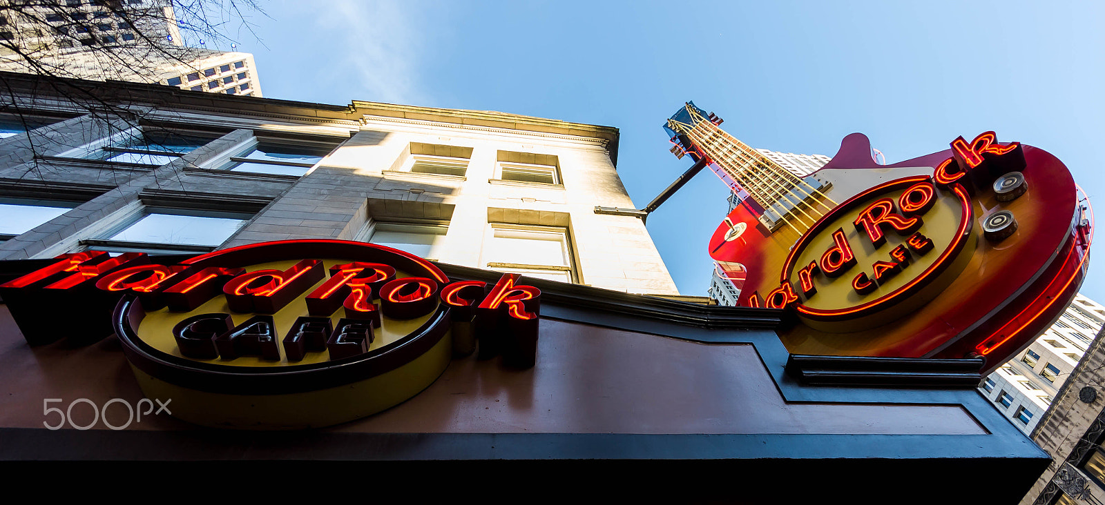 Sony Alpha NEX-5N + Sony E 10-18mm F4 OSS sample photo. Hard rock cafe photography