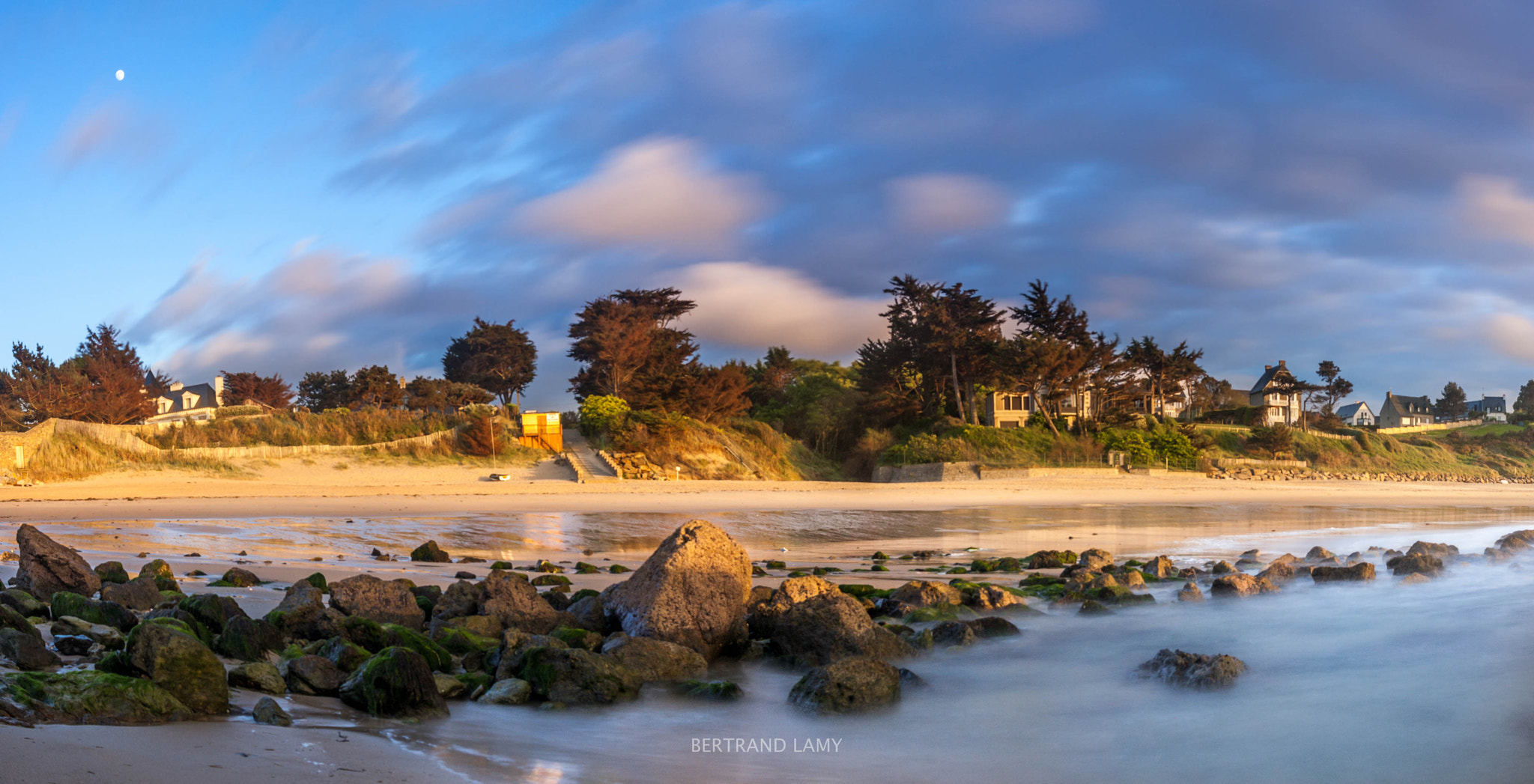 Canon EF-S 24mm F2.8 STM sample photo. La fourberie photography