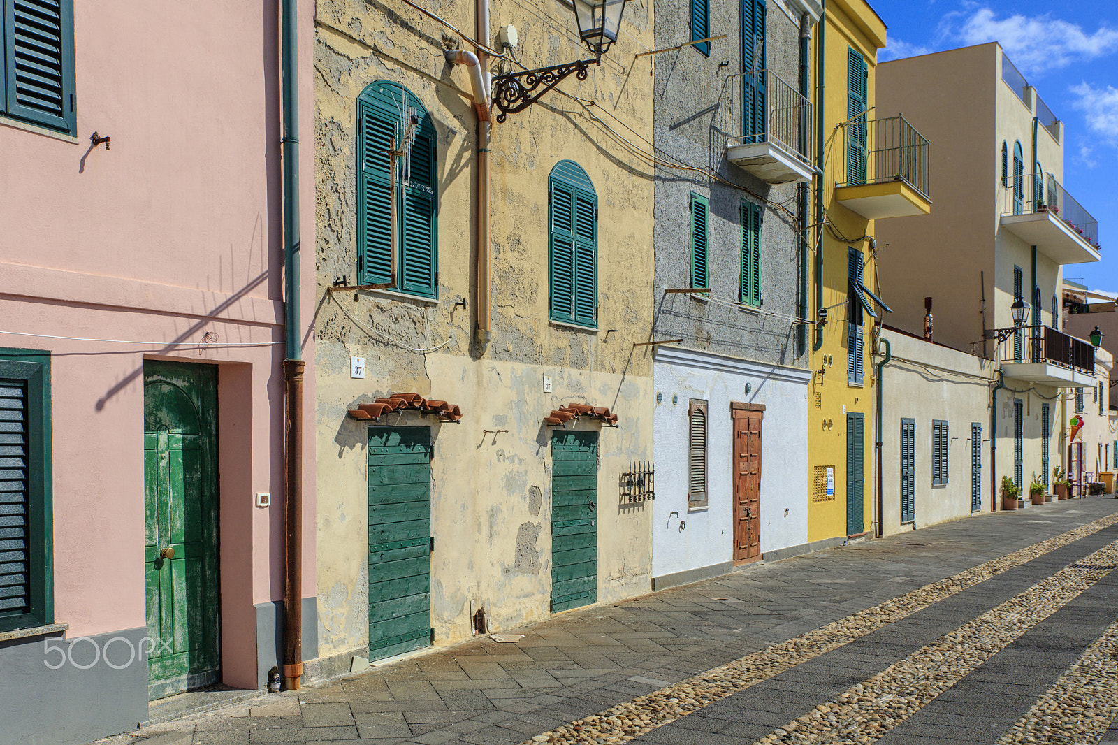 Sigma 24-70mm F2.8 EX DG Macro sample photo. Alghero centrum oude stad photography