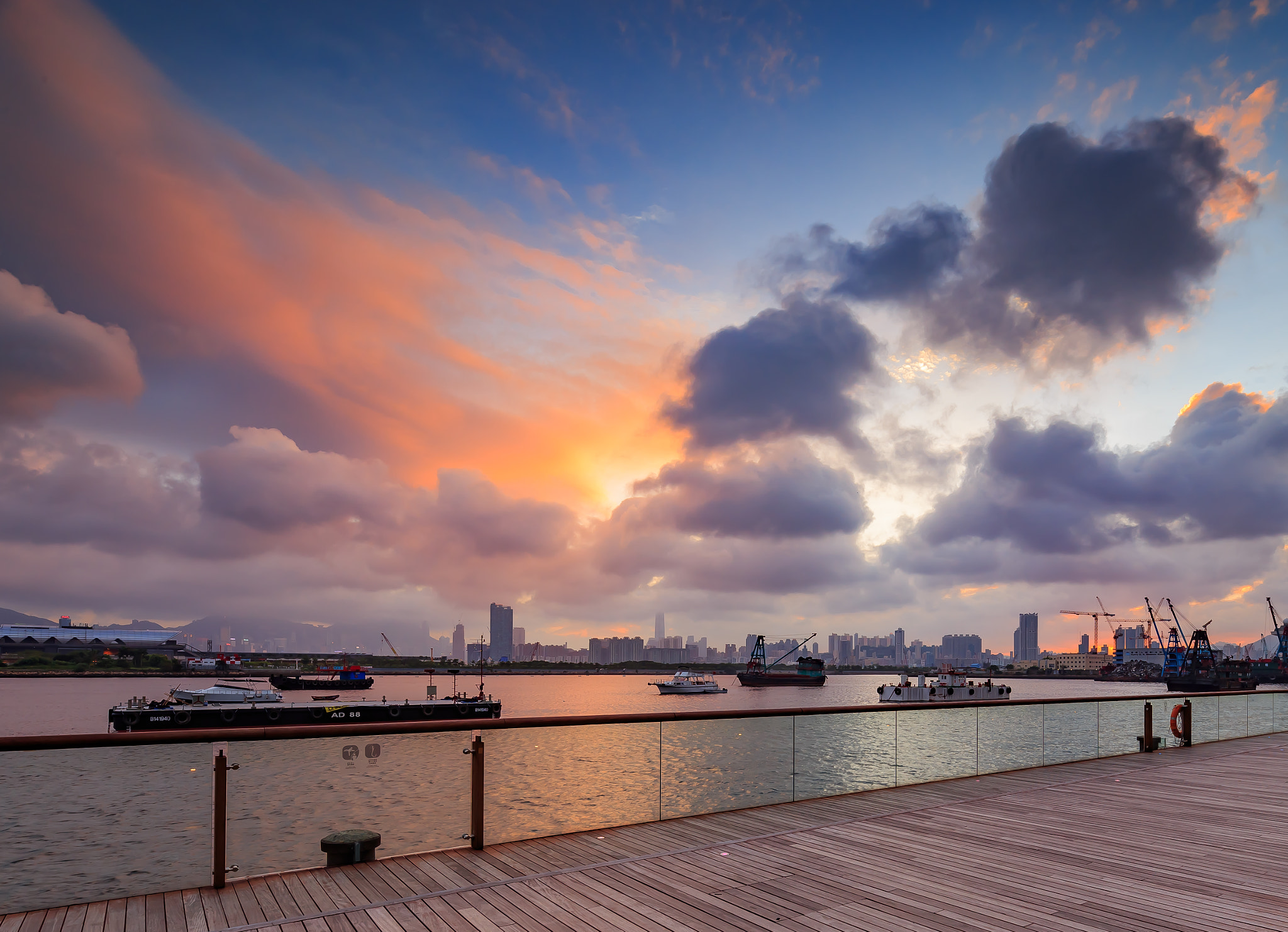 Canon TS-E 17mm F4L Tilt-Shift sample photo. Fire vs cloud at promenade photography