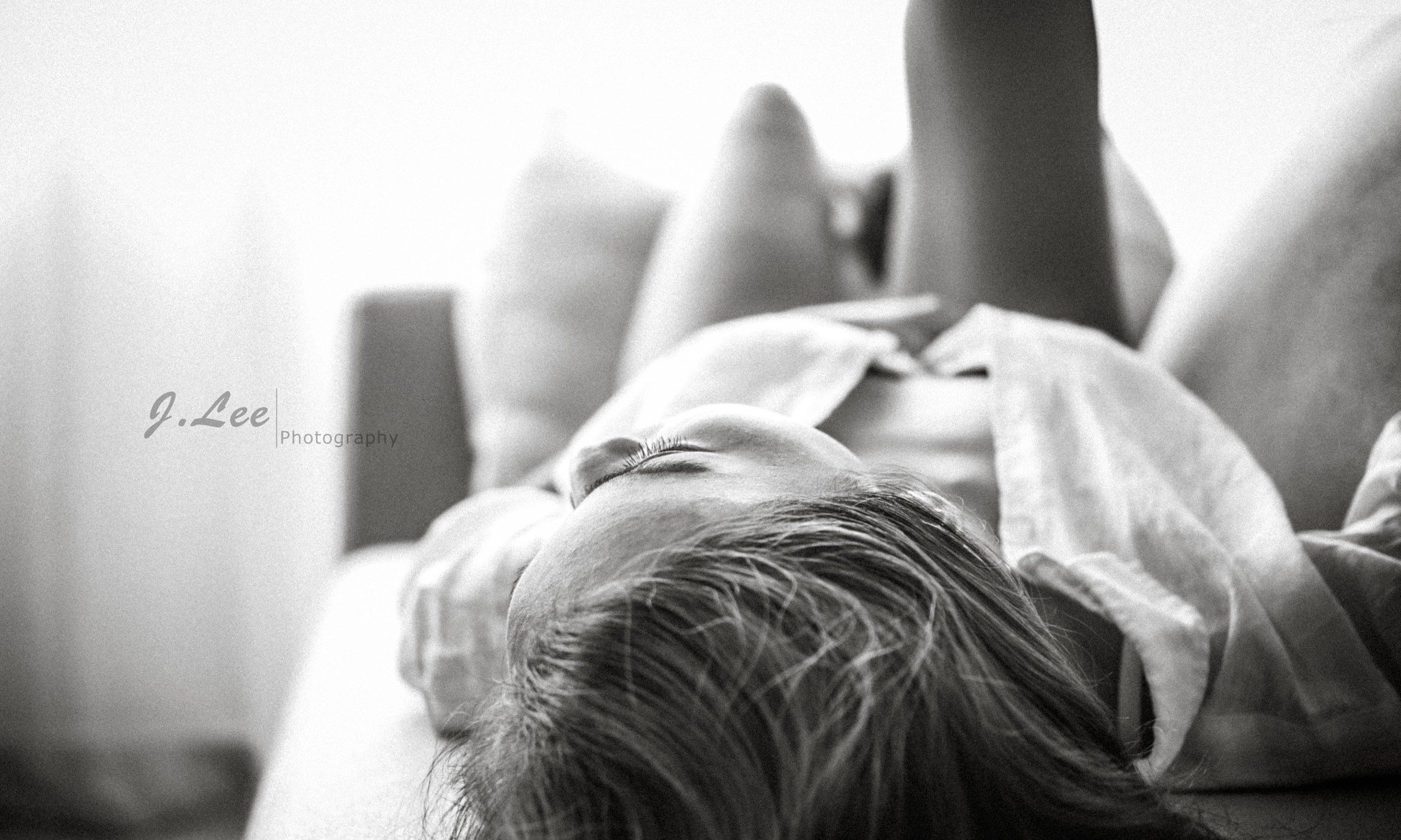 Sony SLT-A77 + Sony DT 35mm F1.8 SAM sample photo. Home alone - yaya photography